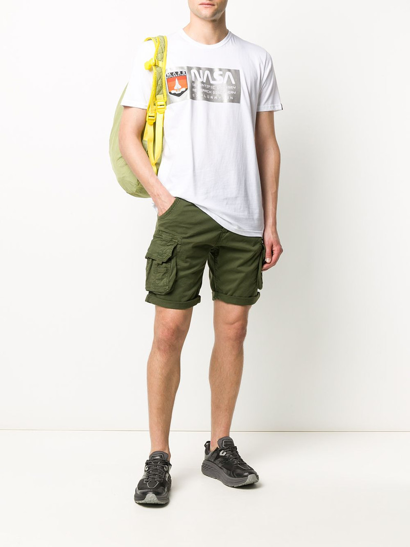ALPHA INDUSTRIES knee-length cargo shorts outlook
