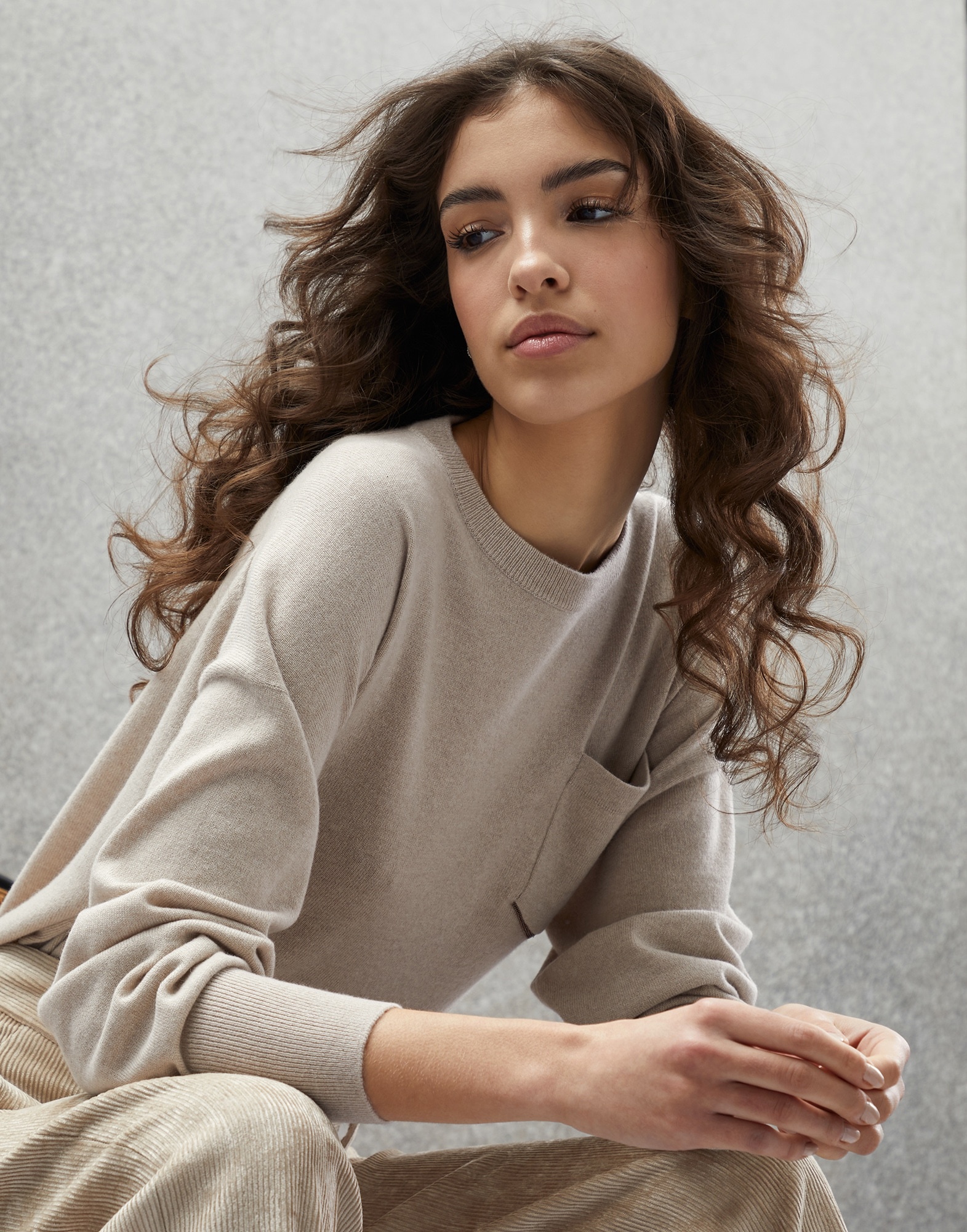 Cashmere sweater with shiny shadow pocket - 4