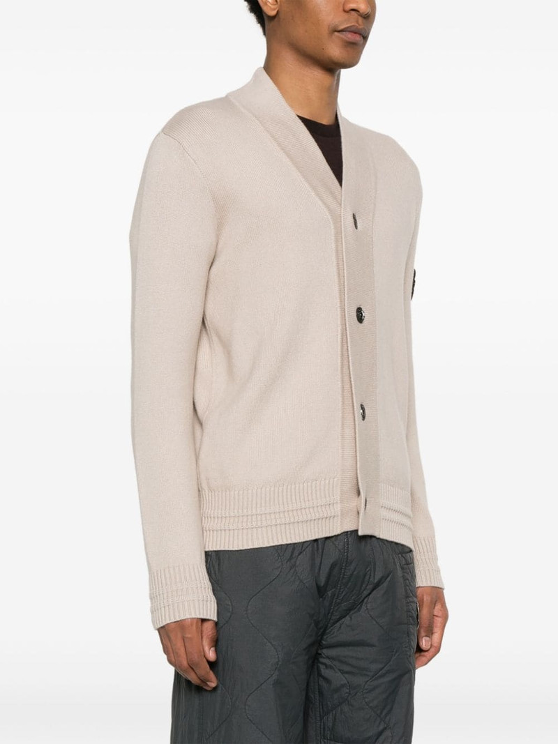 Compass-badge cardigan 3