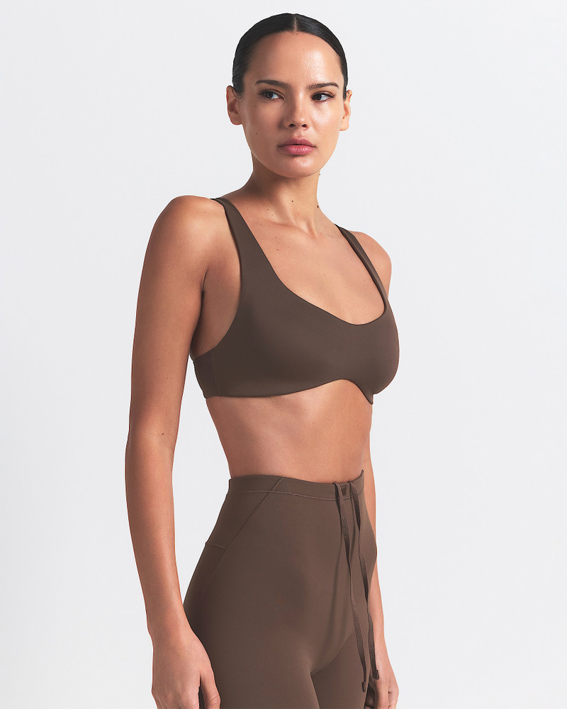 NikeSKIMS Matte Women's Shaping Scoop Bra 3