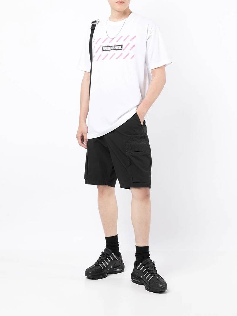 NEIGHBORHOOD knee-length cargo shorts outlook