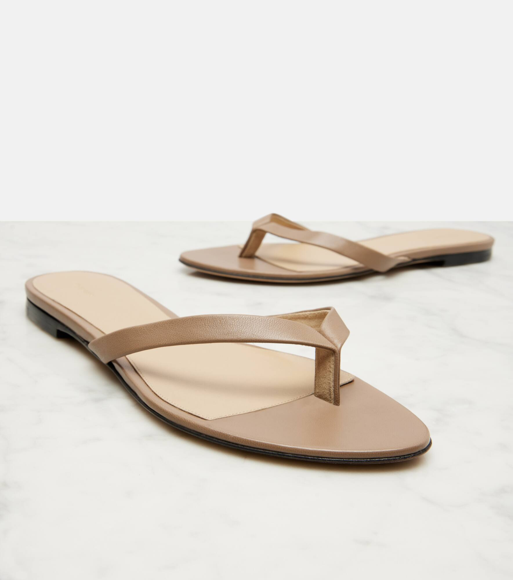 Sacha leather thong sandals - 5