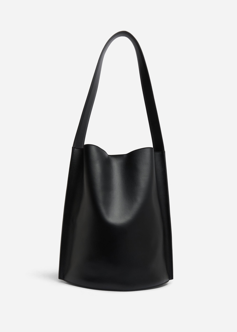 Bucket Tote Bag in Leather 1