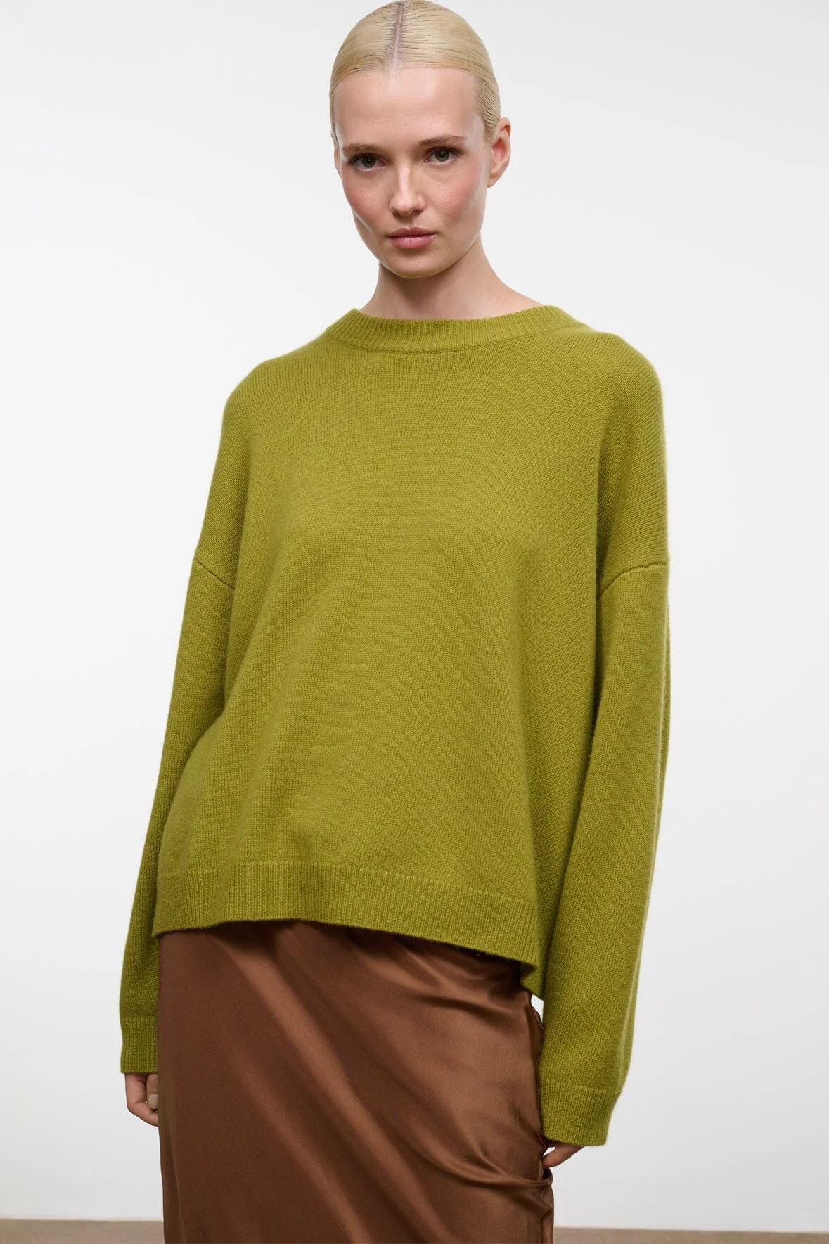 STAUD SERRANO CASHMERE RELAXED CREW PEAR - 1