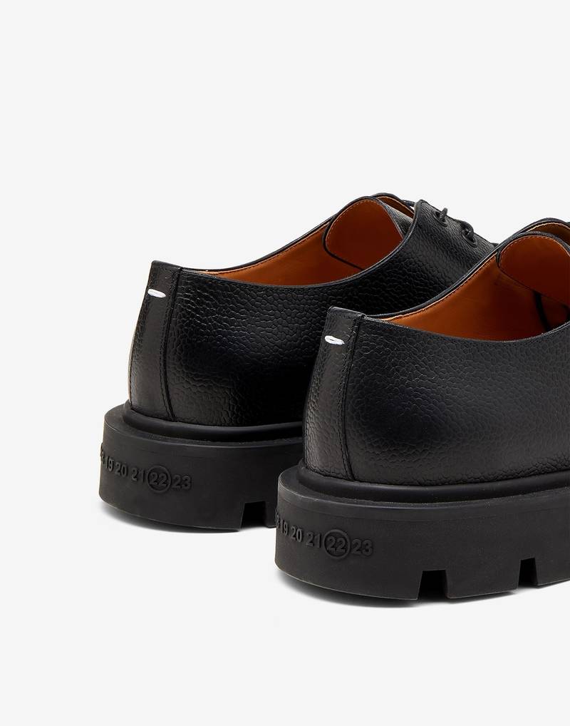 Cleated sole shoes 4