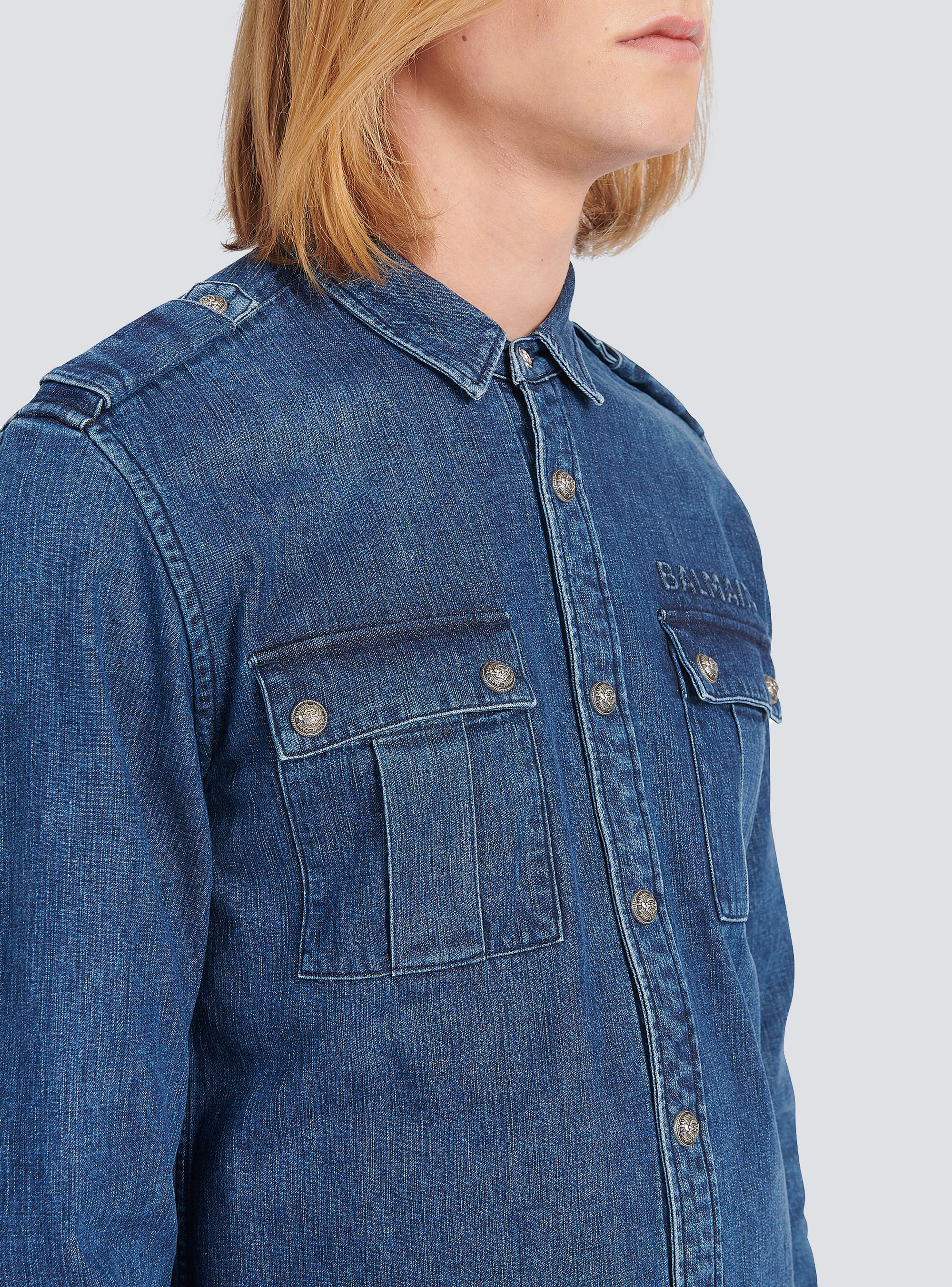 Shirt with small embossed Balmain logo - 8