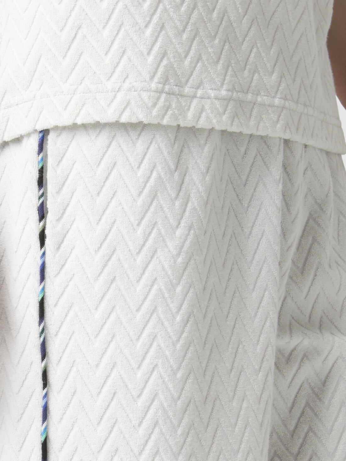 Zig zag cotton terry shorts with contrasting piping - 5