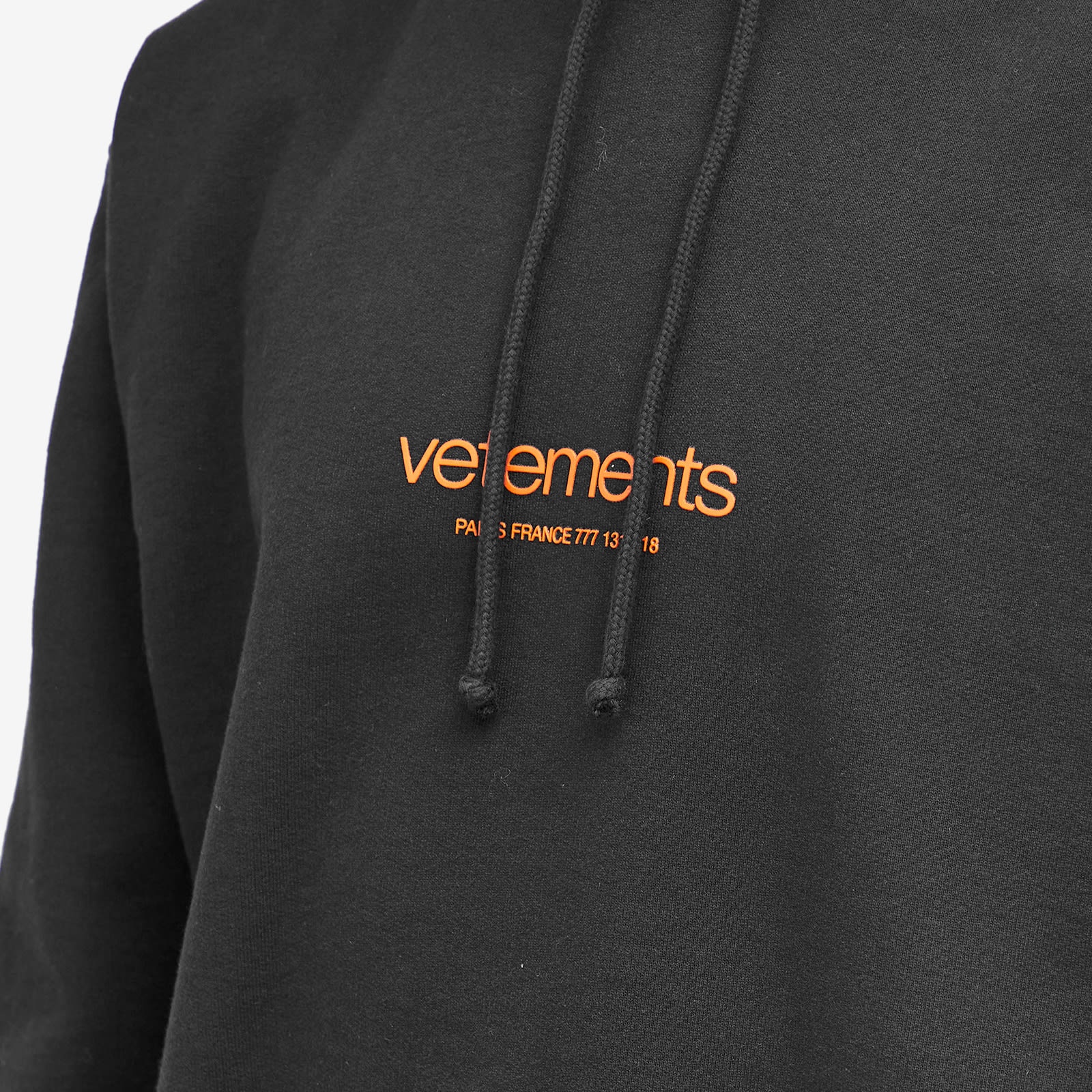 VETEMENTS Urban Logo Hoodie - 5