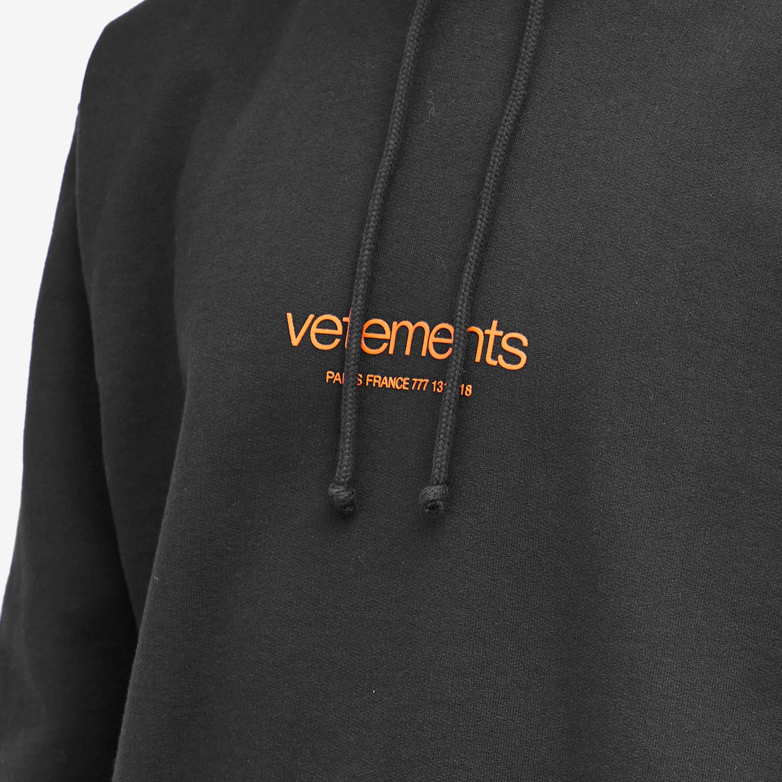 VETEMENTS Urban Logo Hoodie - 5