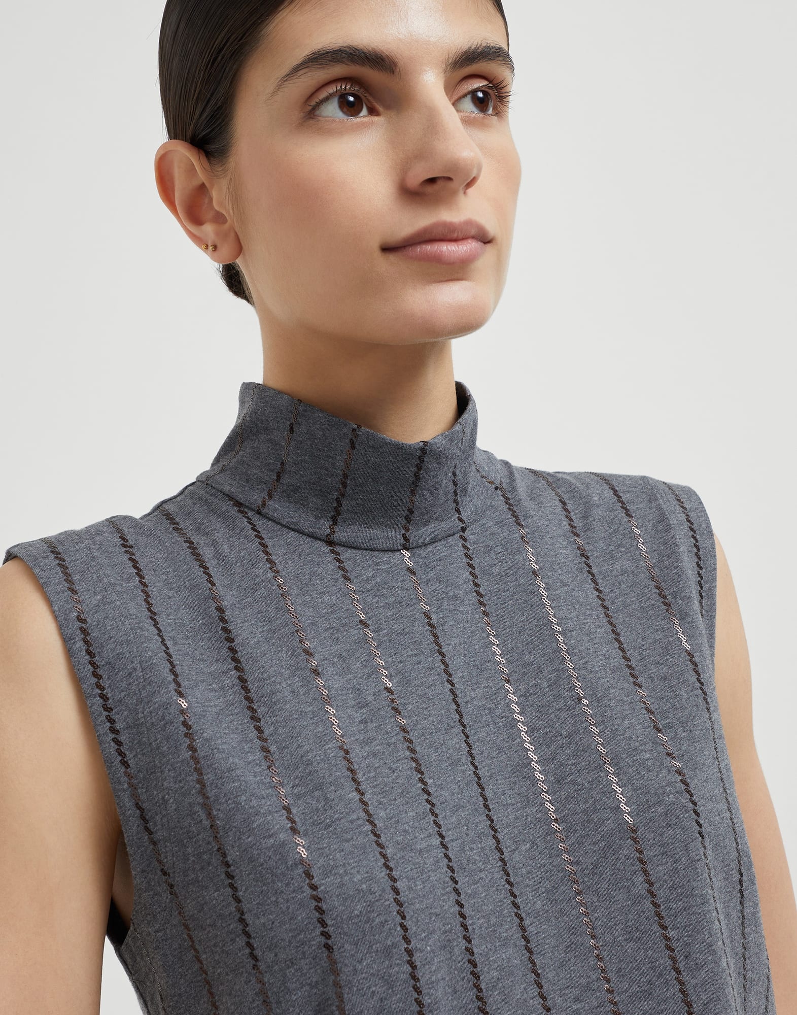 Cotton jersey turtleneck top with dazzling chalk stripe embroidery - 3