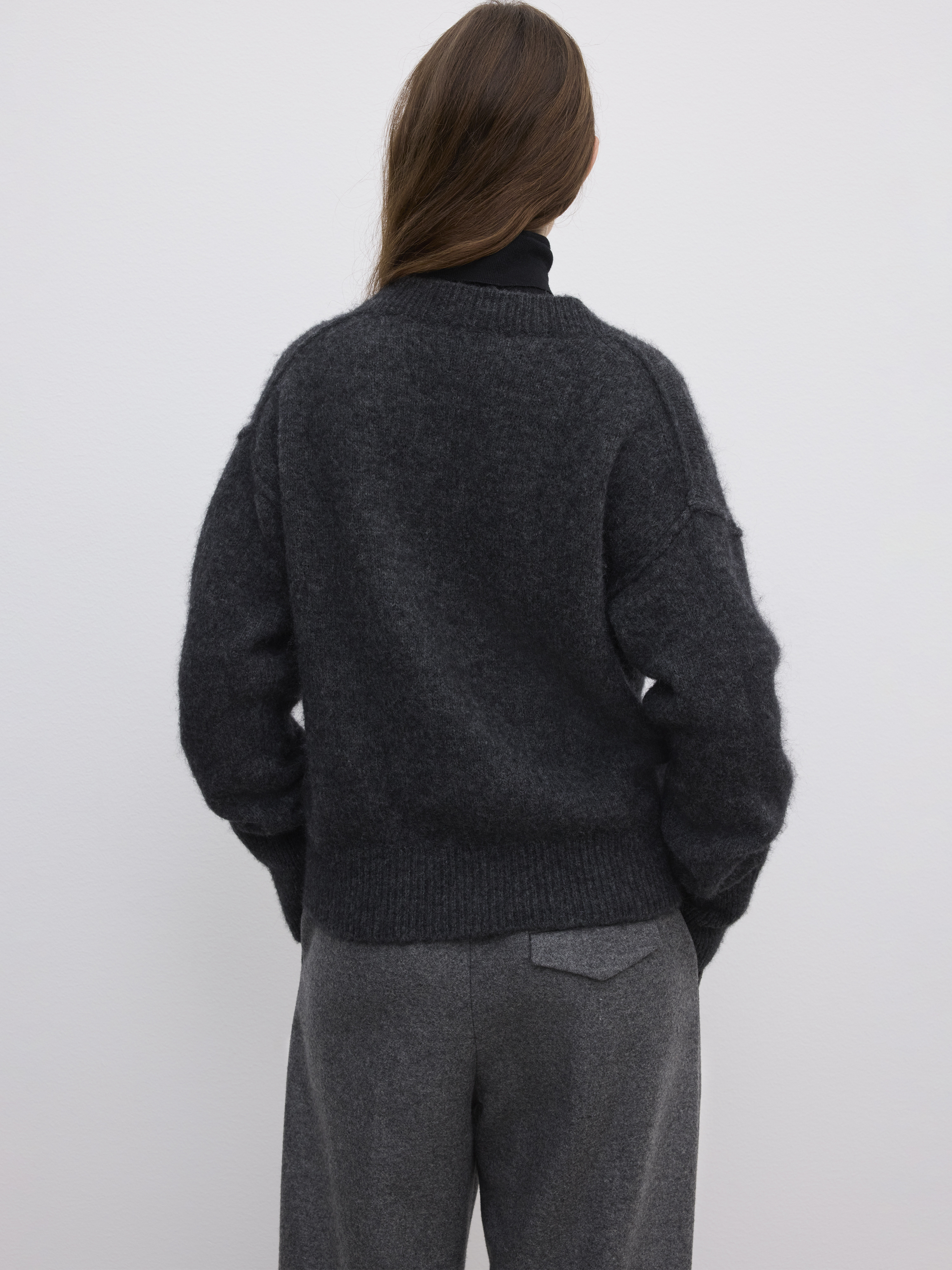 V-neck Alpaca Knit - 4