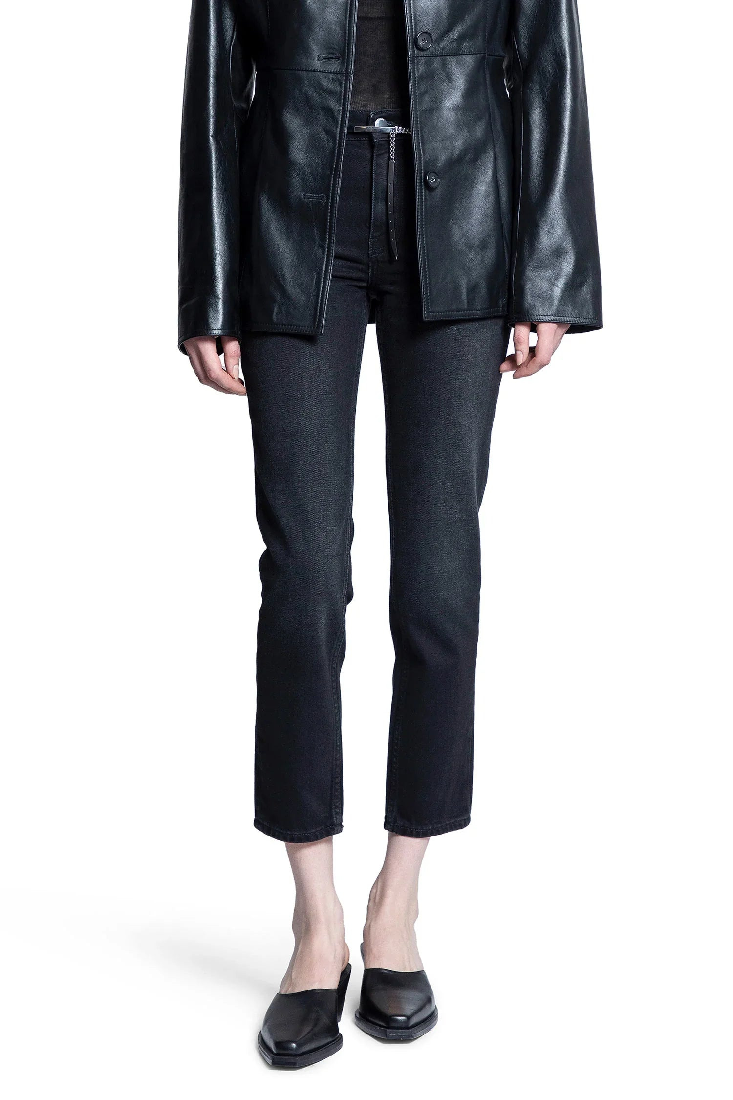 Low-Taper-Jeans - 5