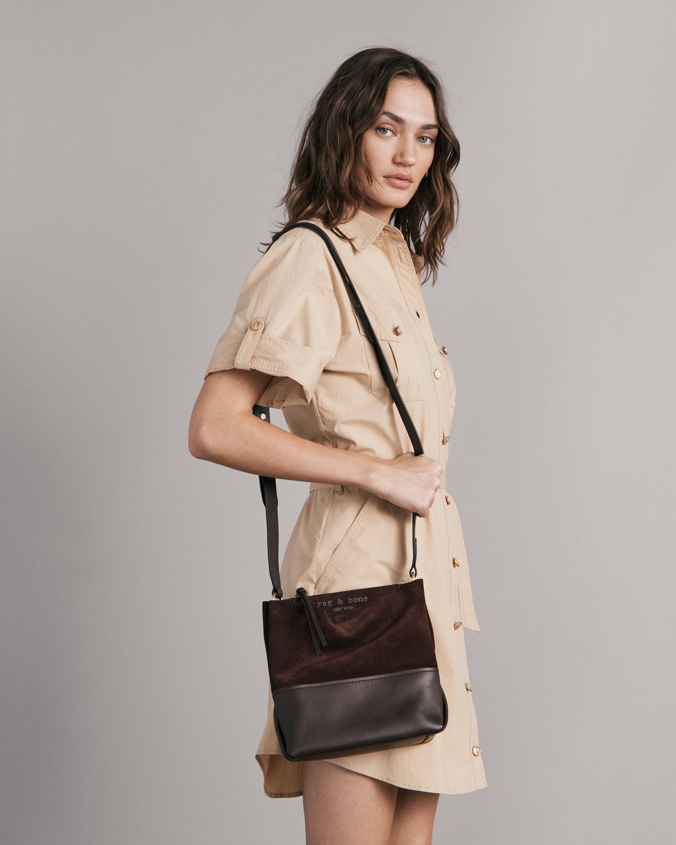 Passenger Crossbody 2.0 - Suede
Small Crossbody Bag - 2