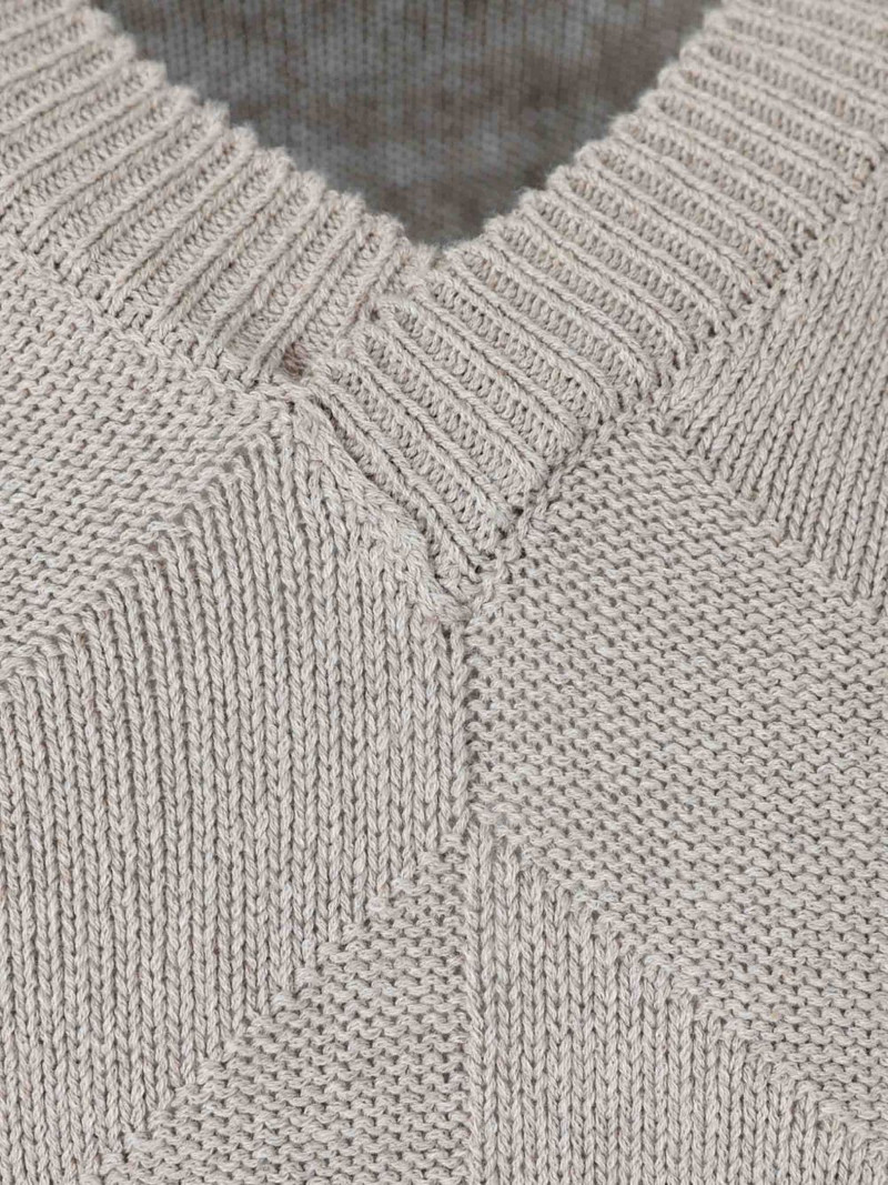 V-neck sweater 3