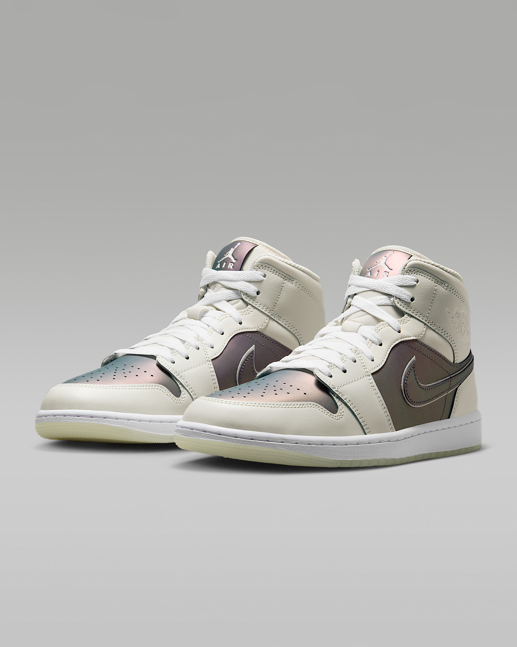 Air Jordan 1 Mid SE Shoes - 5
