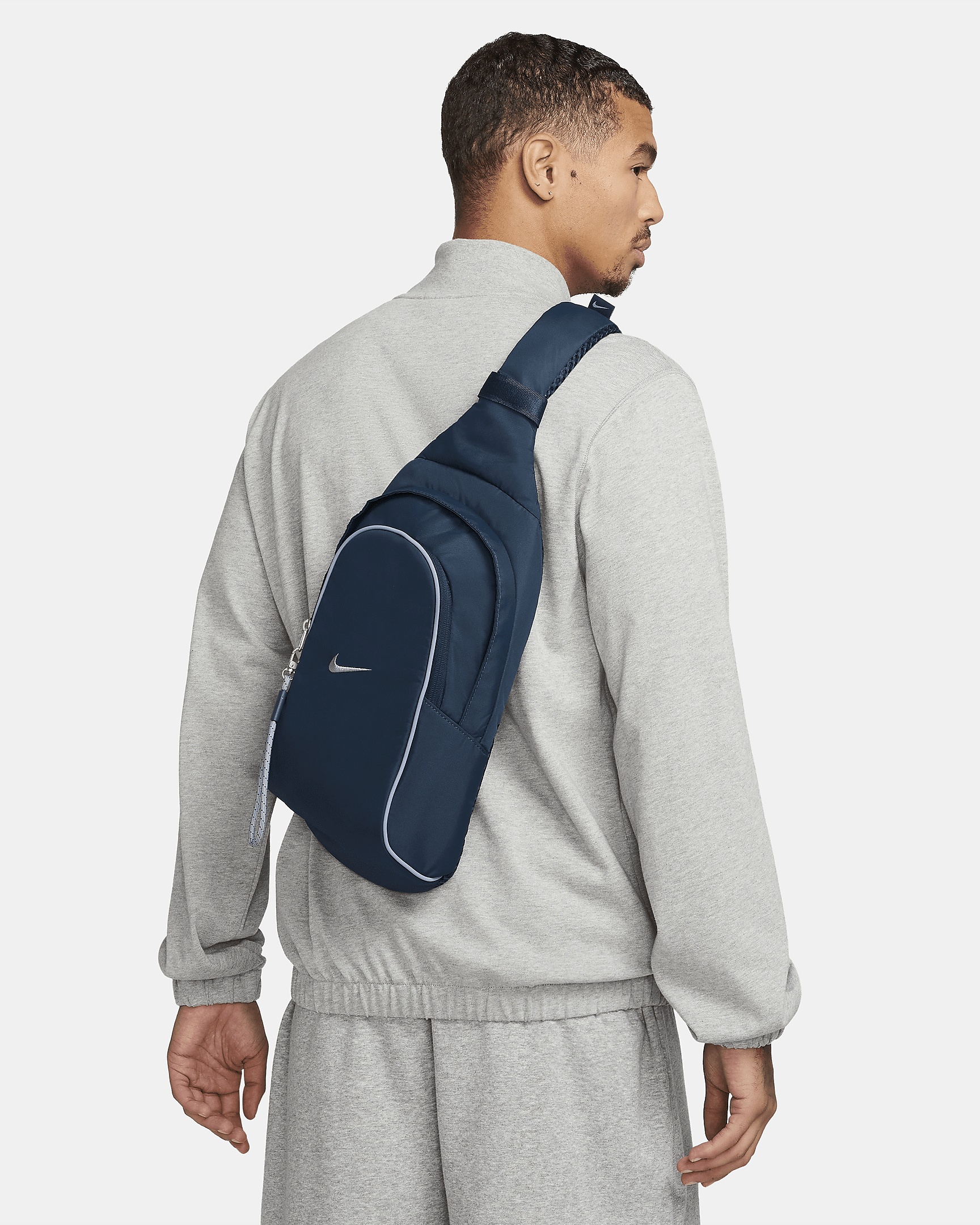 バッグ Pocco NIKE NSW ESSENTIALS SLING BAG Nike Sportswear Essentials Sling Bag (8L). Nike ID