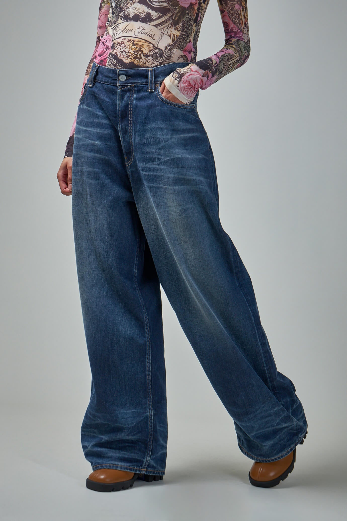 Acne Studios 2021 Broadway - 4