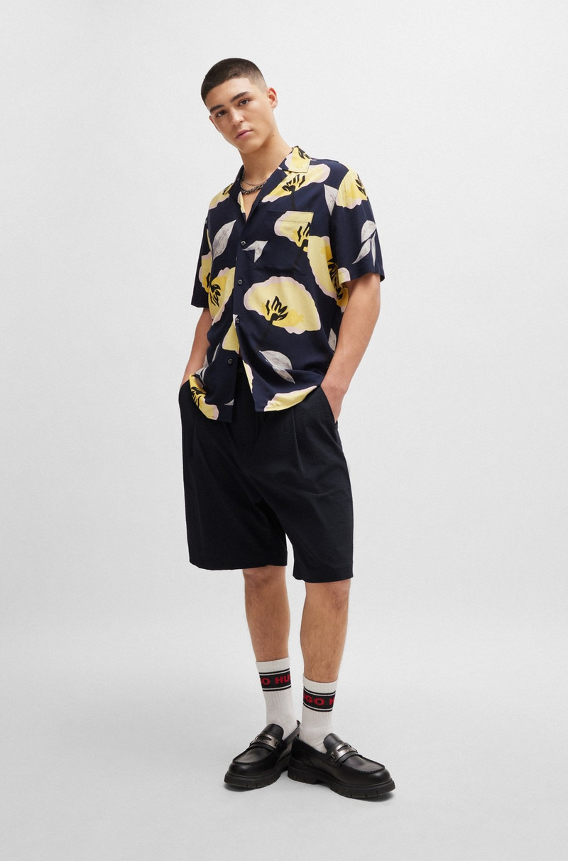 HUGO PERFORMANCE-STRETCH SEERSUCKER SHORTS WITH DRAWSTRING WAIST outlook