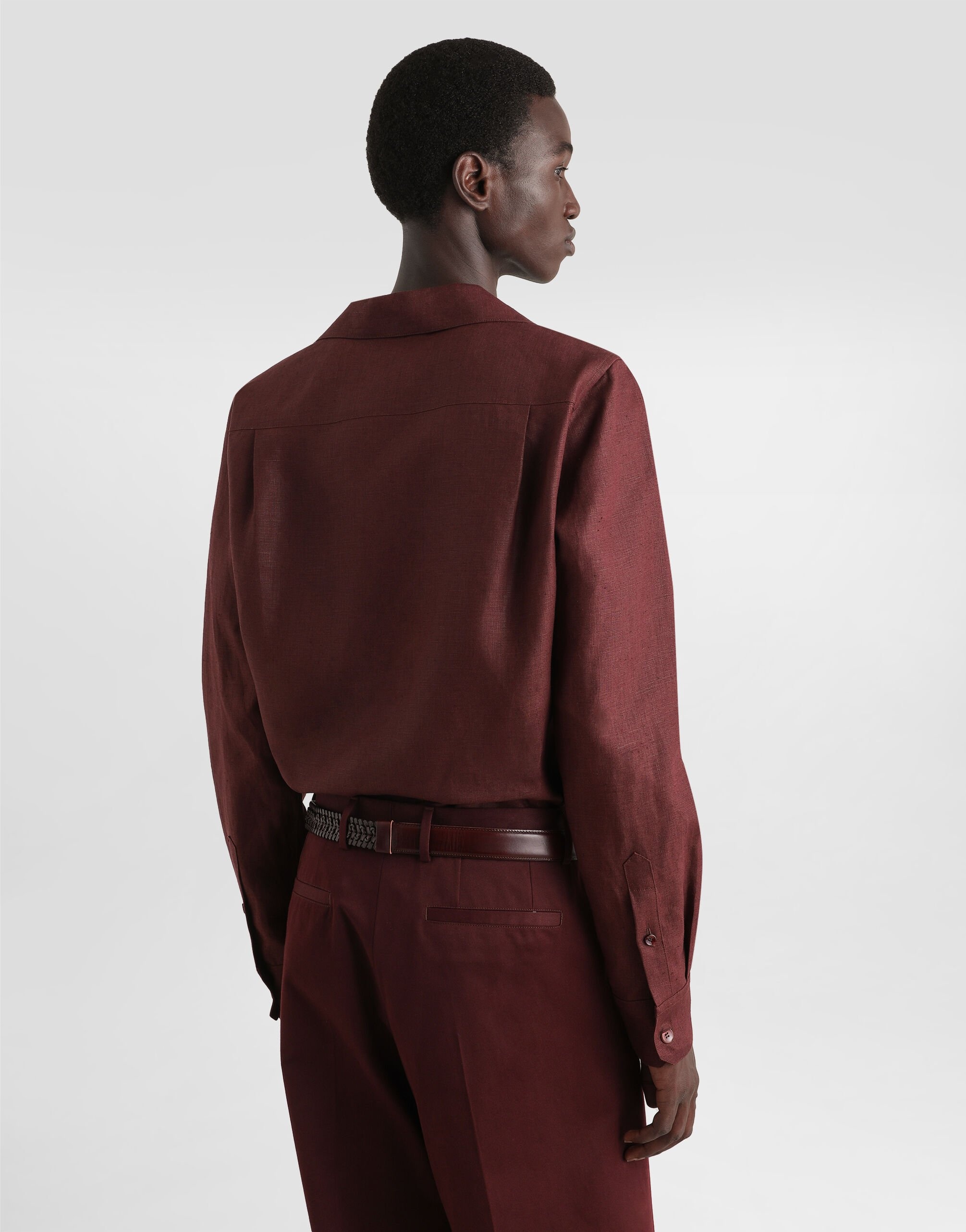 Long-sleeved V-neck shirt in linen fabric - 5