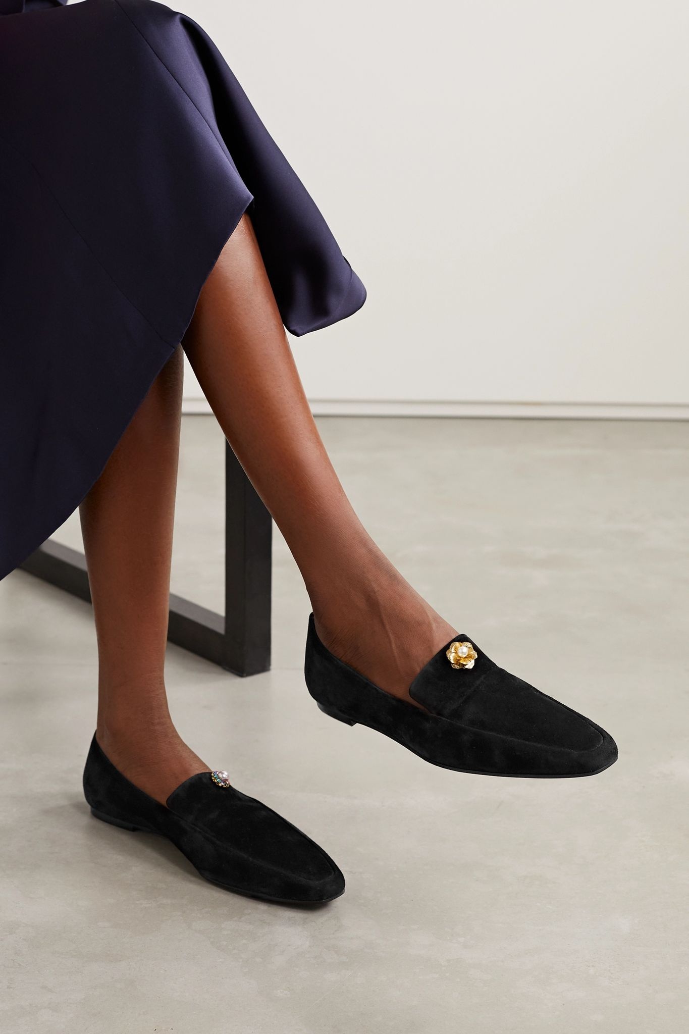 Minimal embellished suede loafers - 2