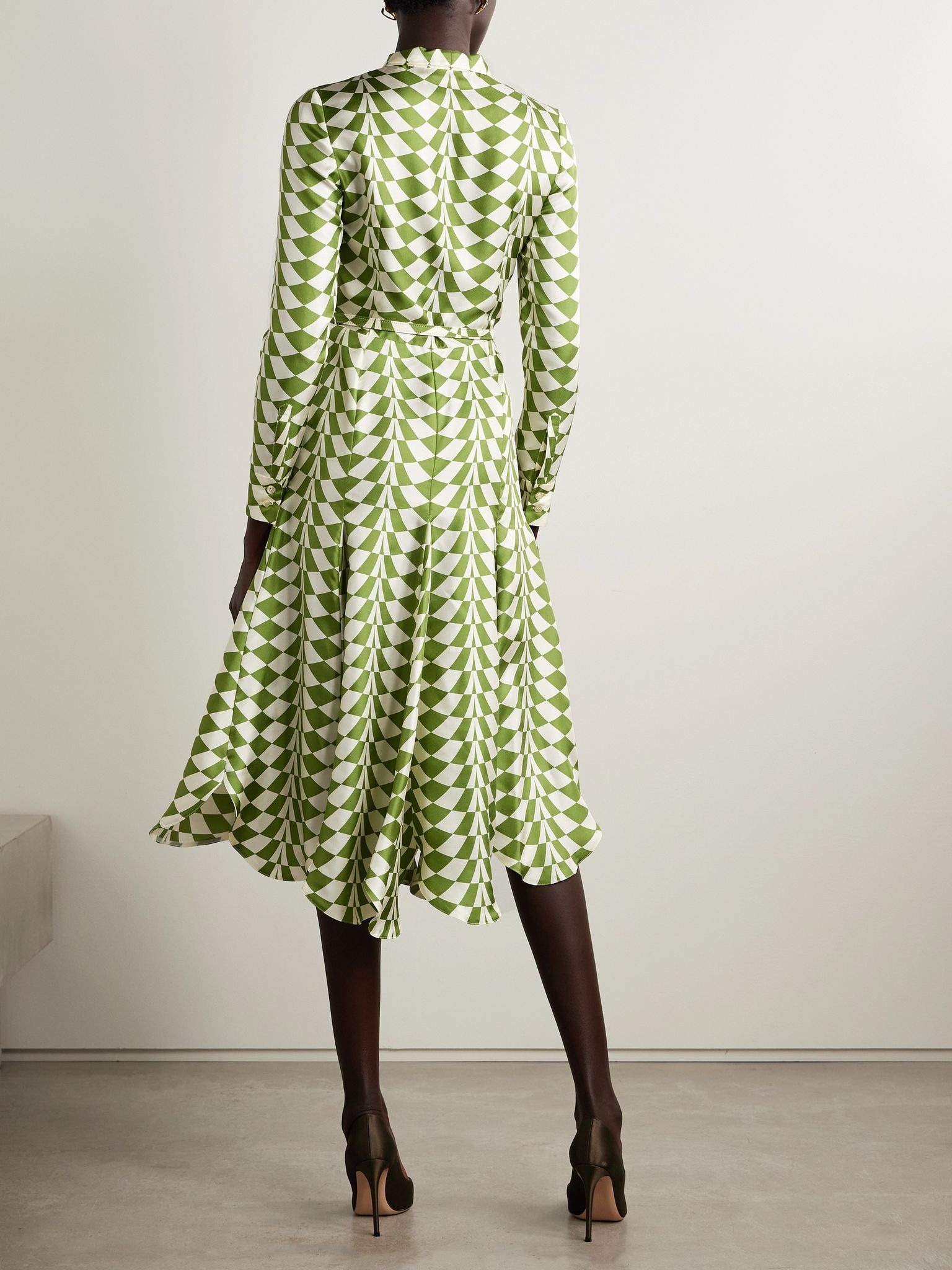 Belted pussy-bow printed silk-twill midi shirt dress Green - 3
