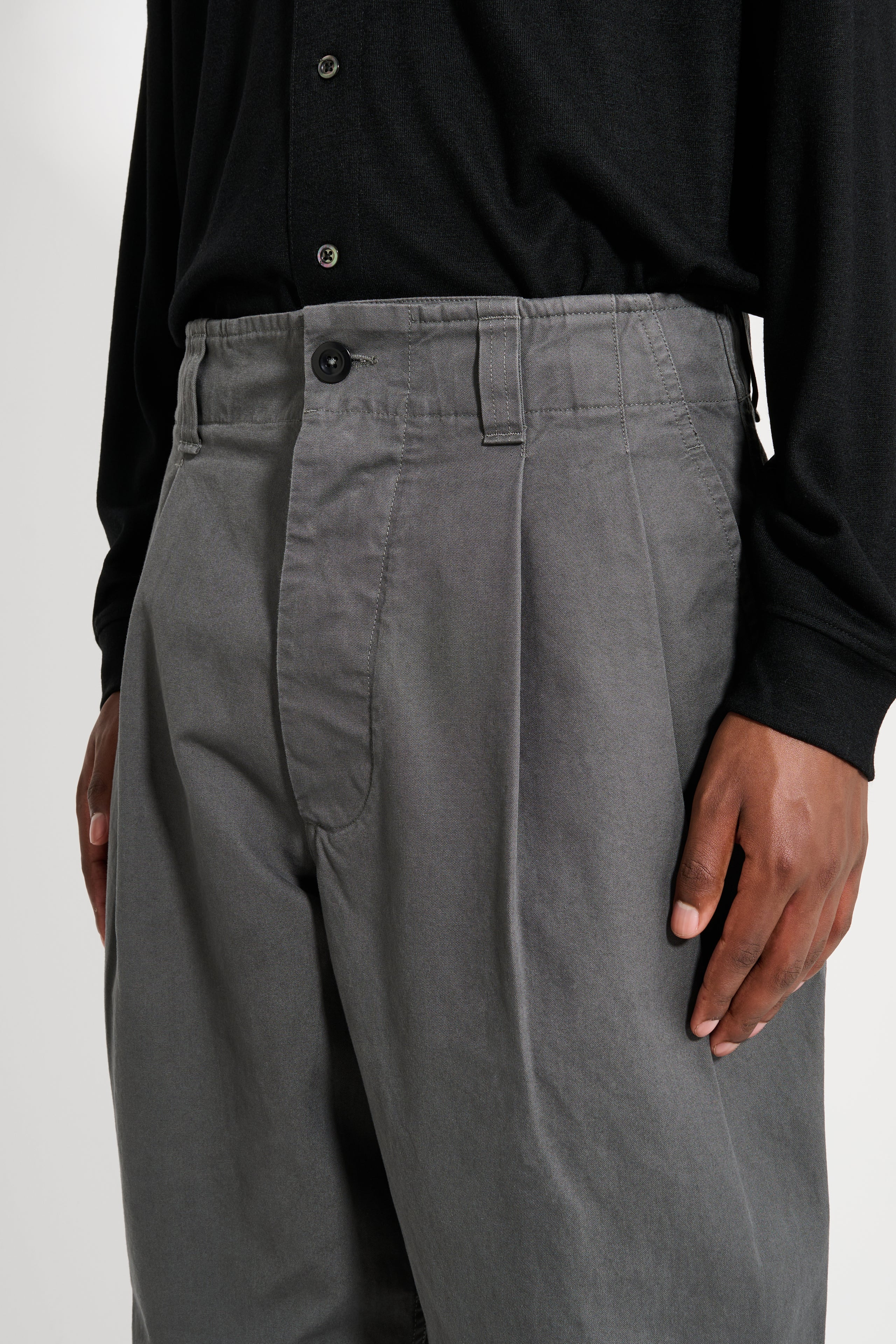 MARGARET HOWELL MHL STITCH PLEAT TROUSERS COMPACT COTTON CHARCOAL - 4