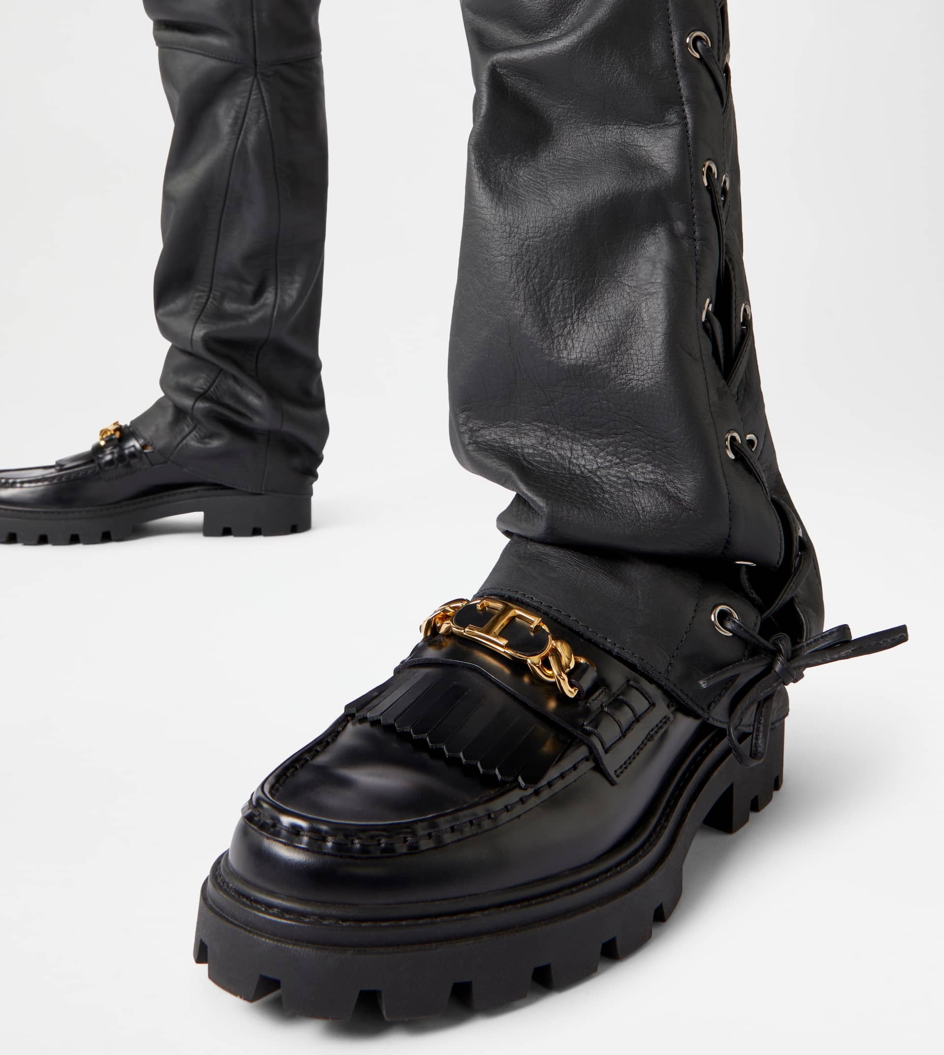 TOD'S FRINGED LOAFERS IN LEATHER - BLACK - 6