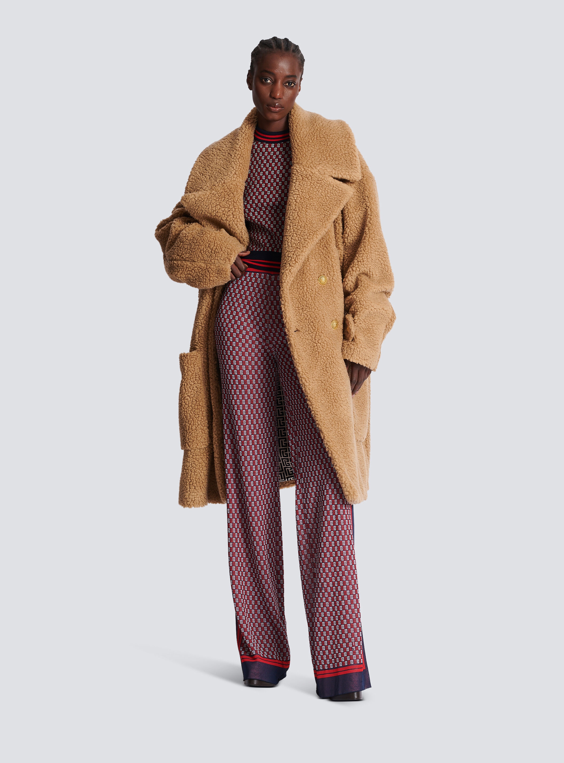Long double-breasted buttoned coat - 4
