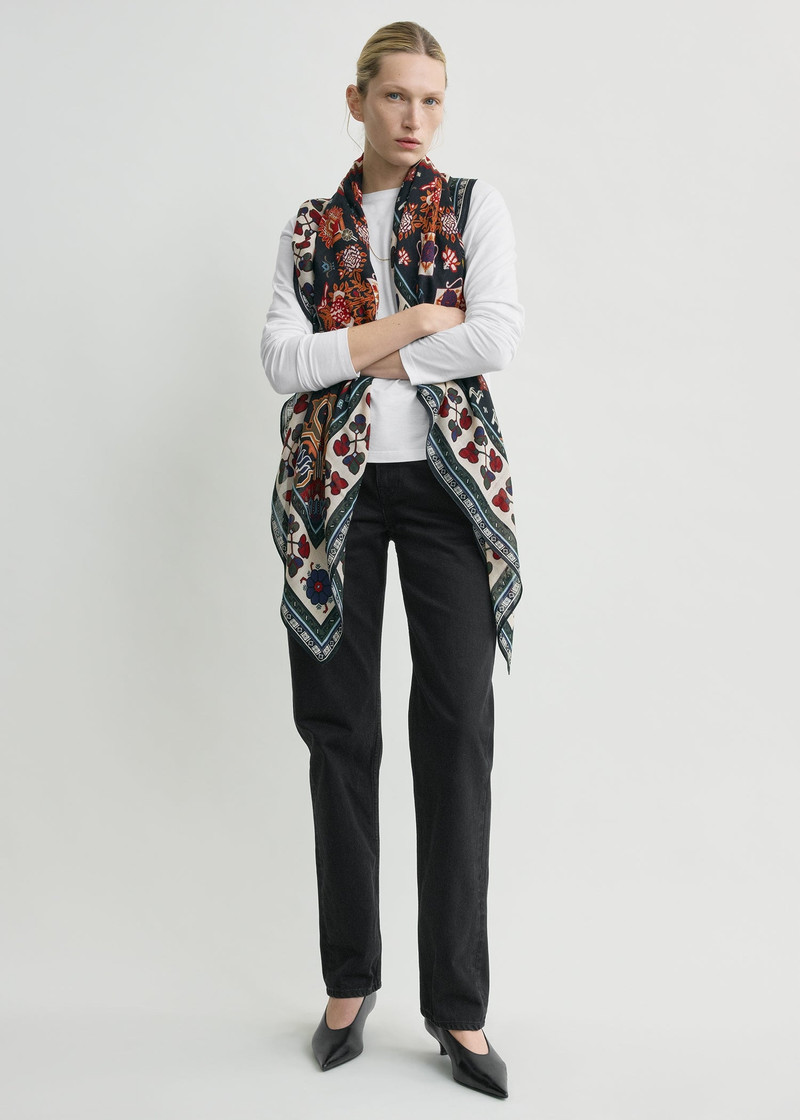 TOTEME Winter blanket scarf navy/red outlook
