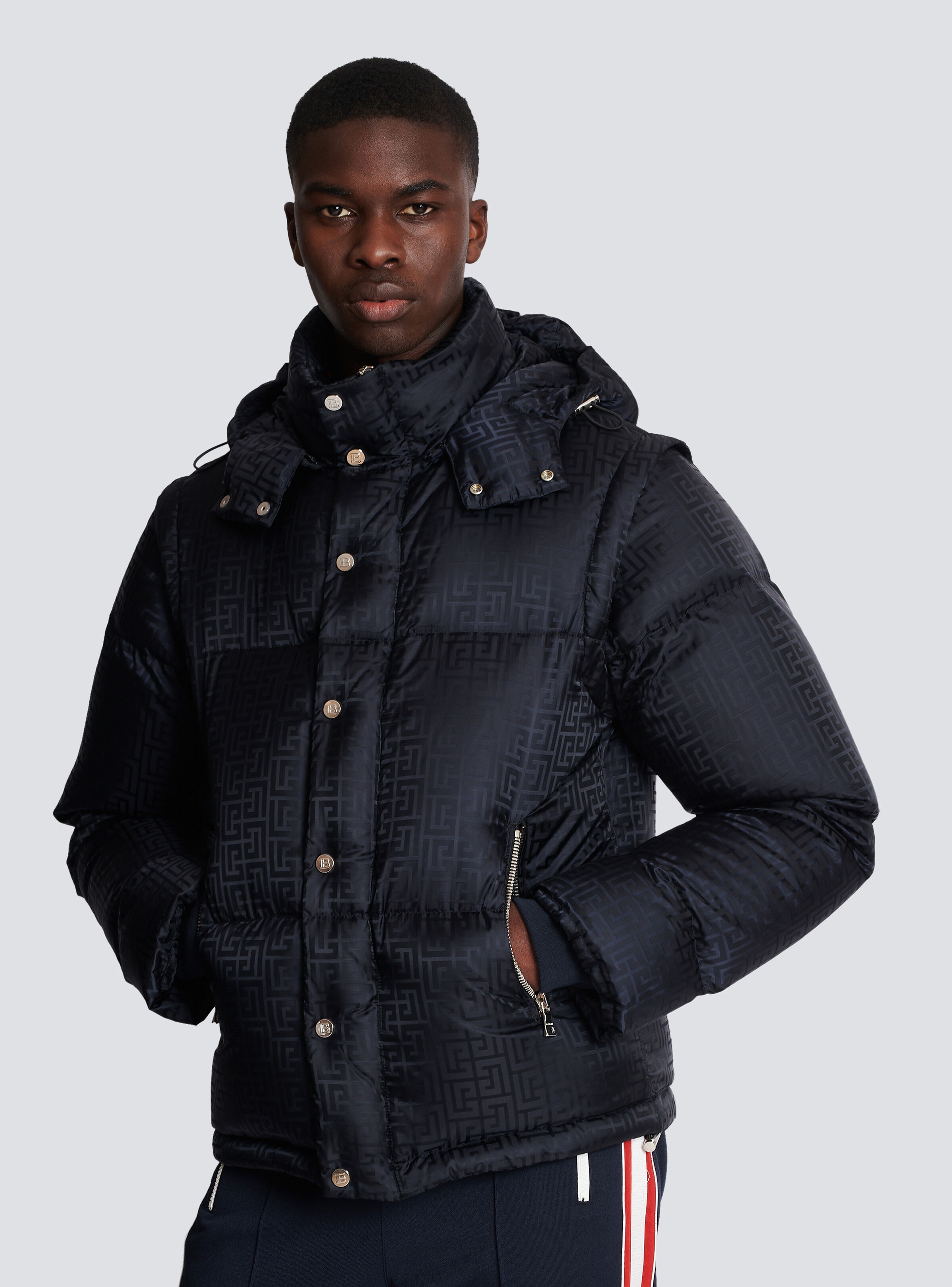 Monogrammed jacquard puffer jacket - 6
