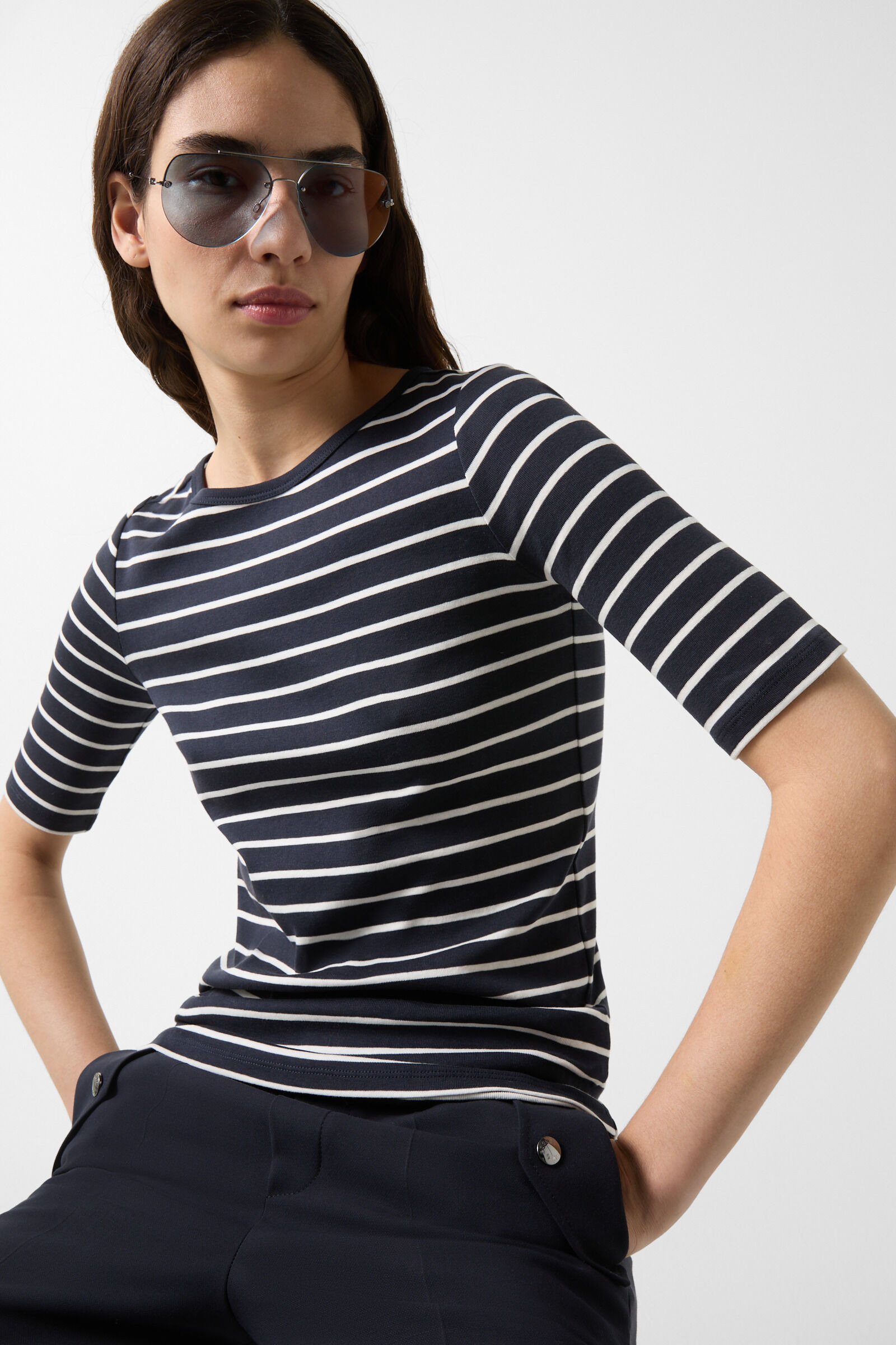 Louna T-shirt in Dark blue/White - 4