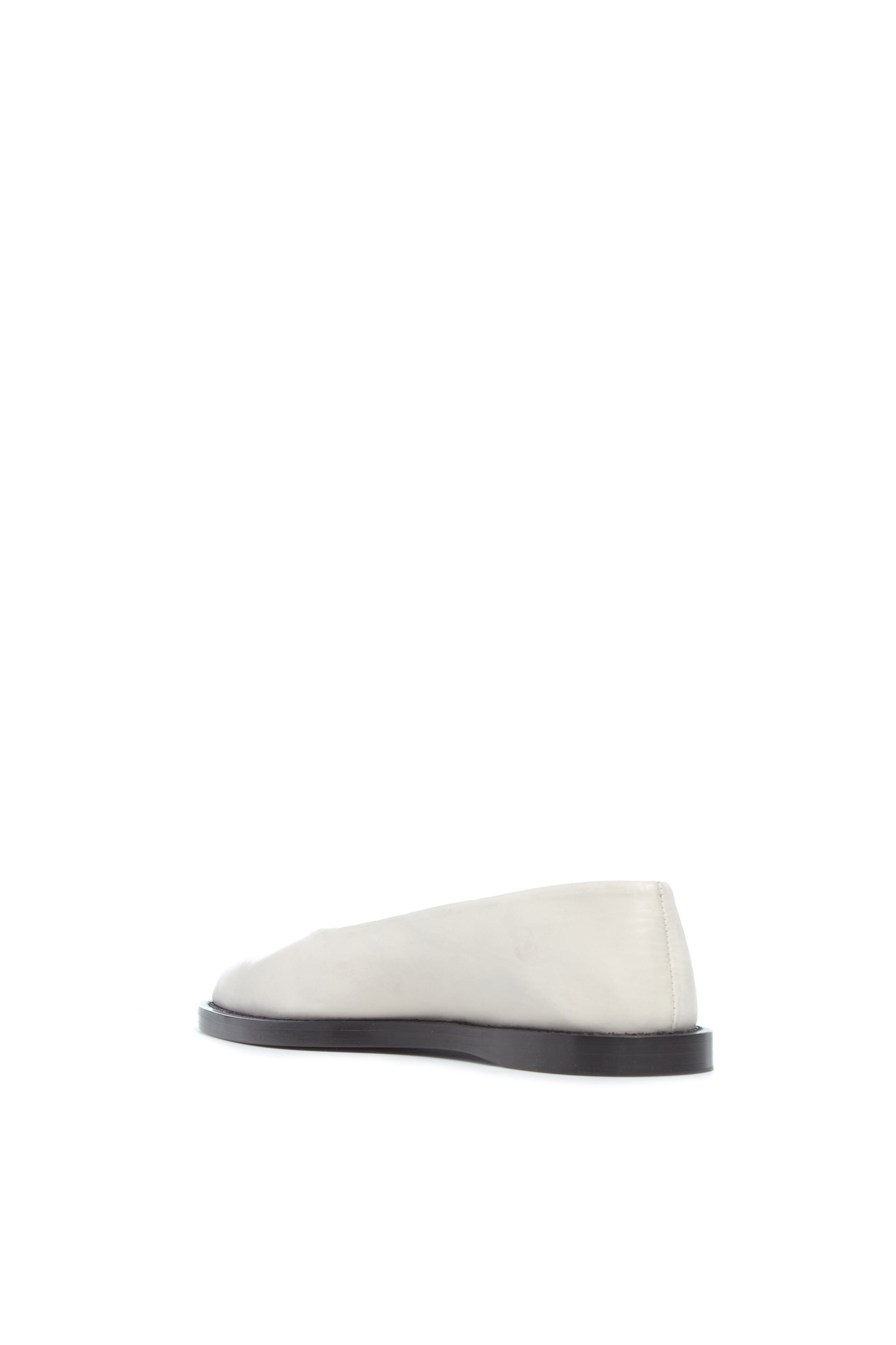 Kati Ballerina Flat Shoe in Cream Leather - 3