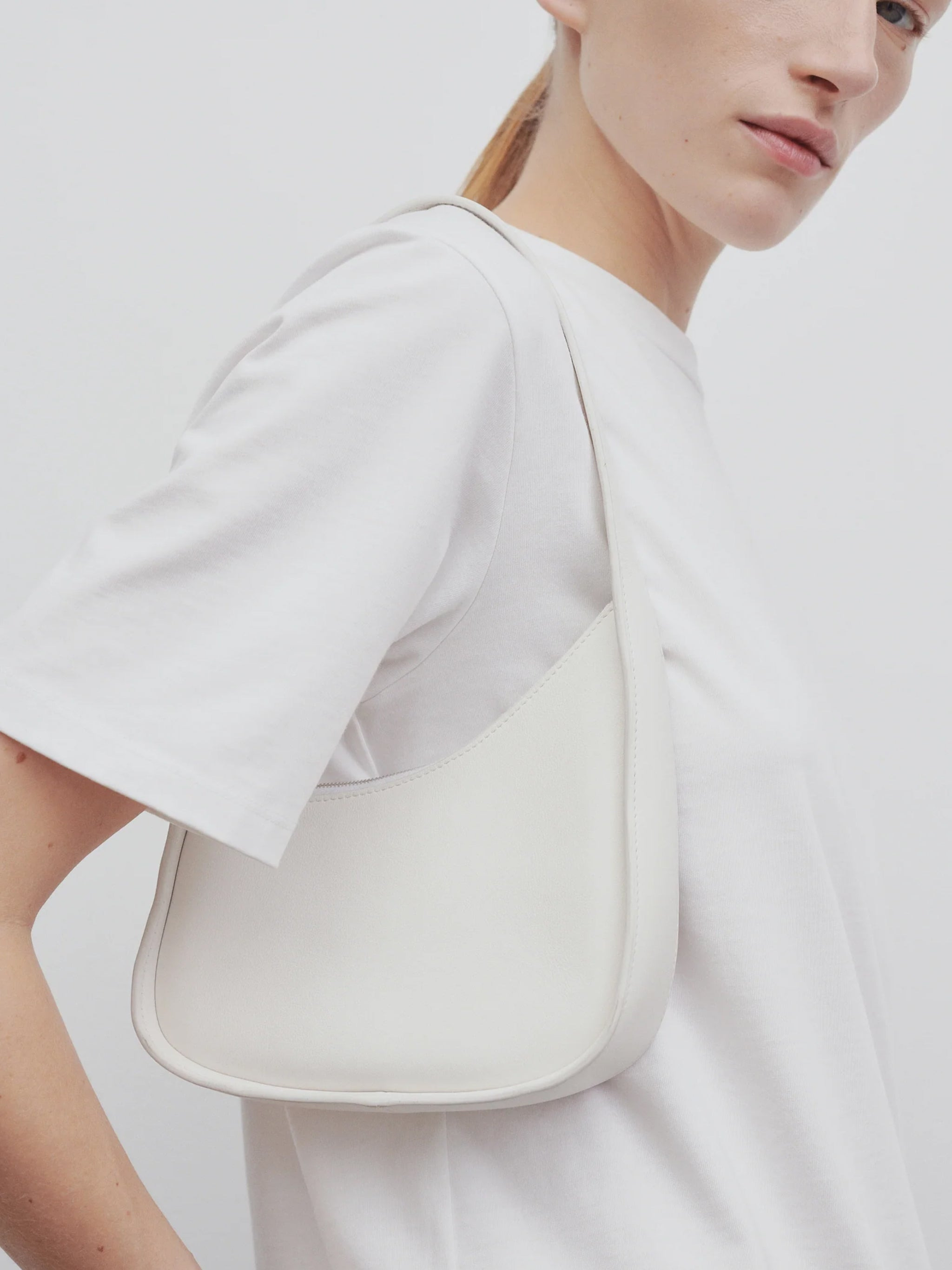THE ROW Women Half Moon Leather Bag - 3