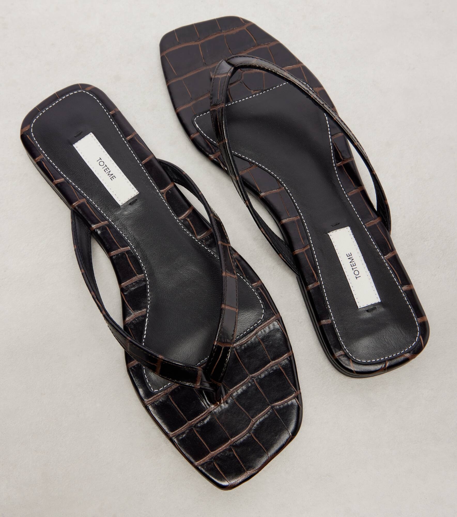 Croc-effect leather thong sandals - 5
