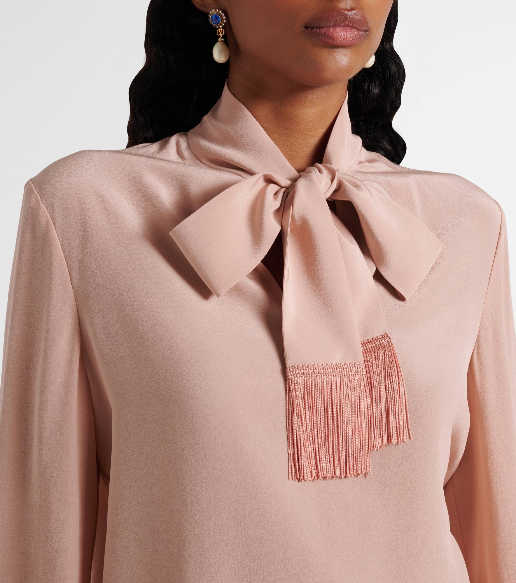 Bow-detail silk crêpe shirt - 4