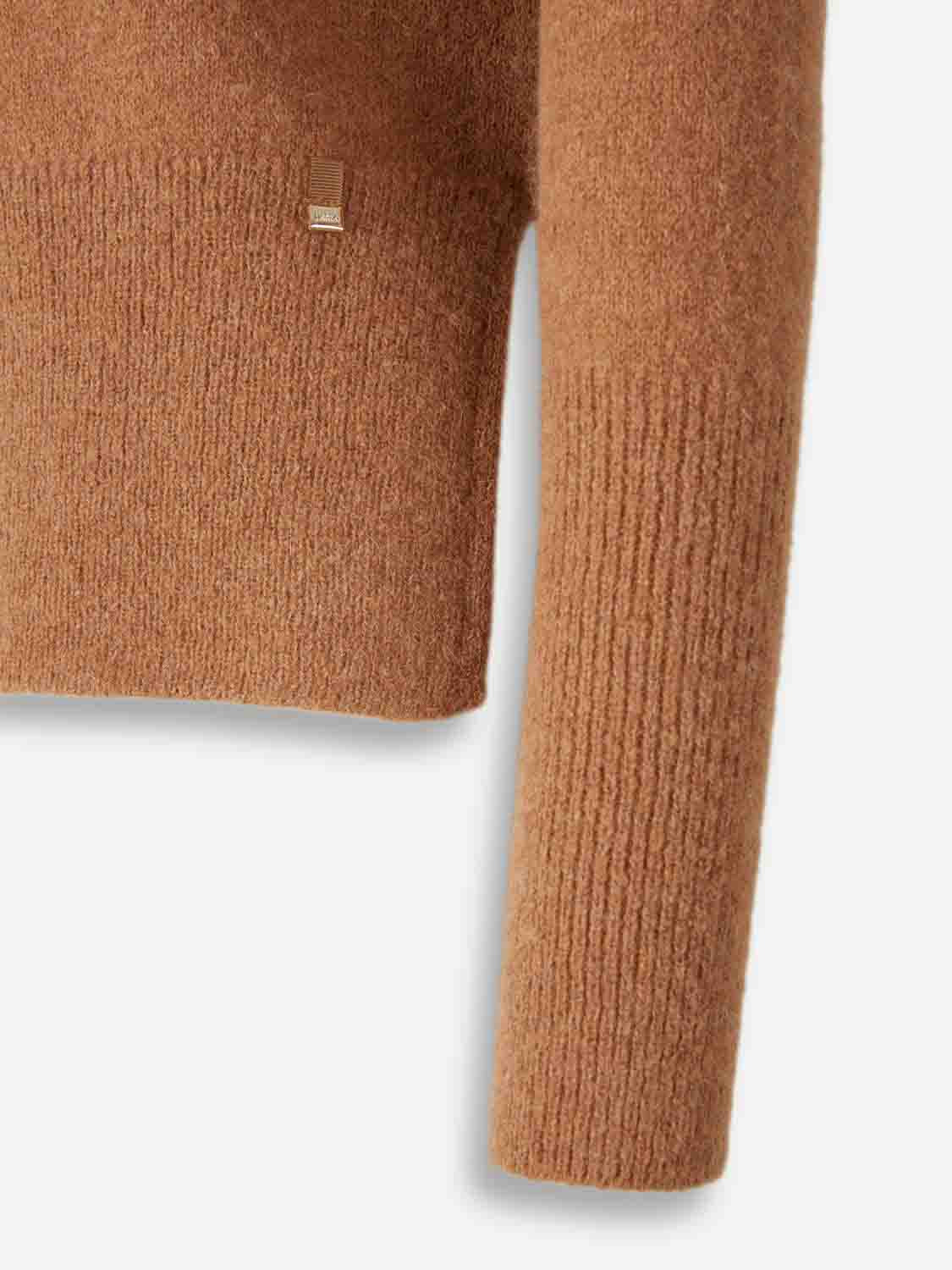 ROUND NECK SWEATER - 4