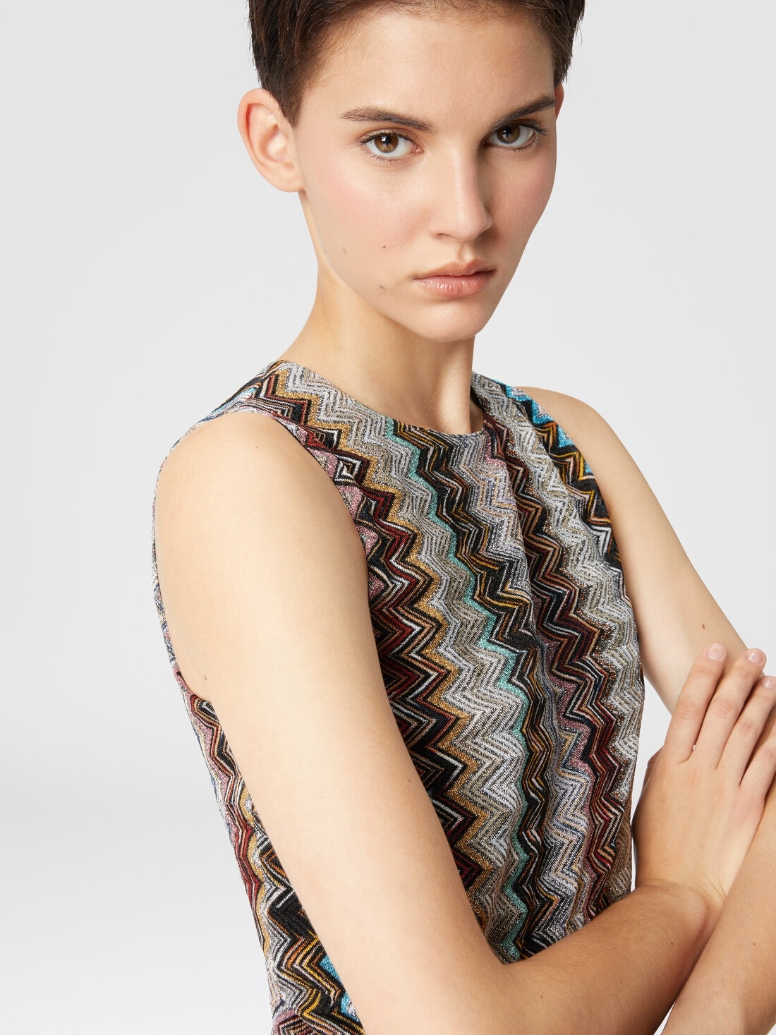 Sleeveless mini-dress in zig zag lamé viscose blend - 5