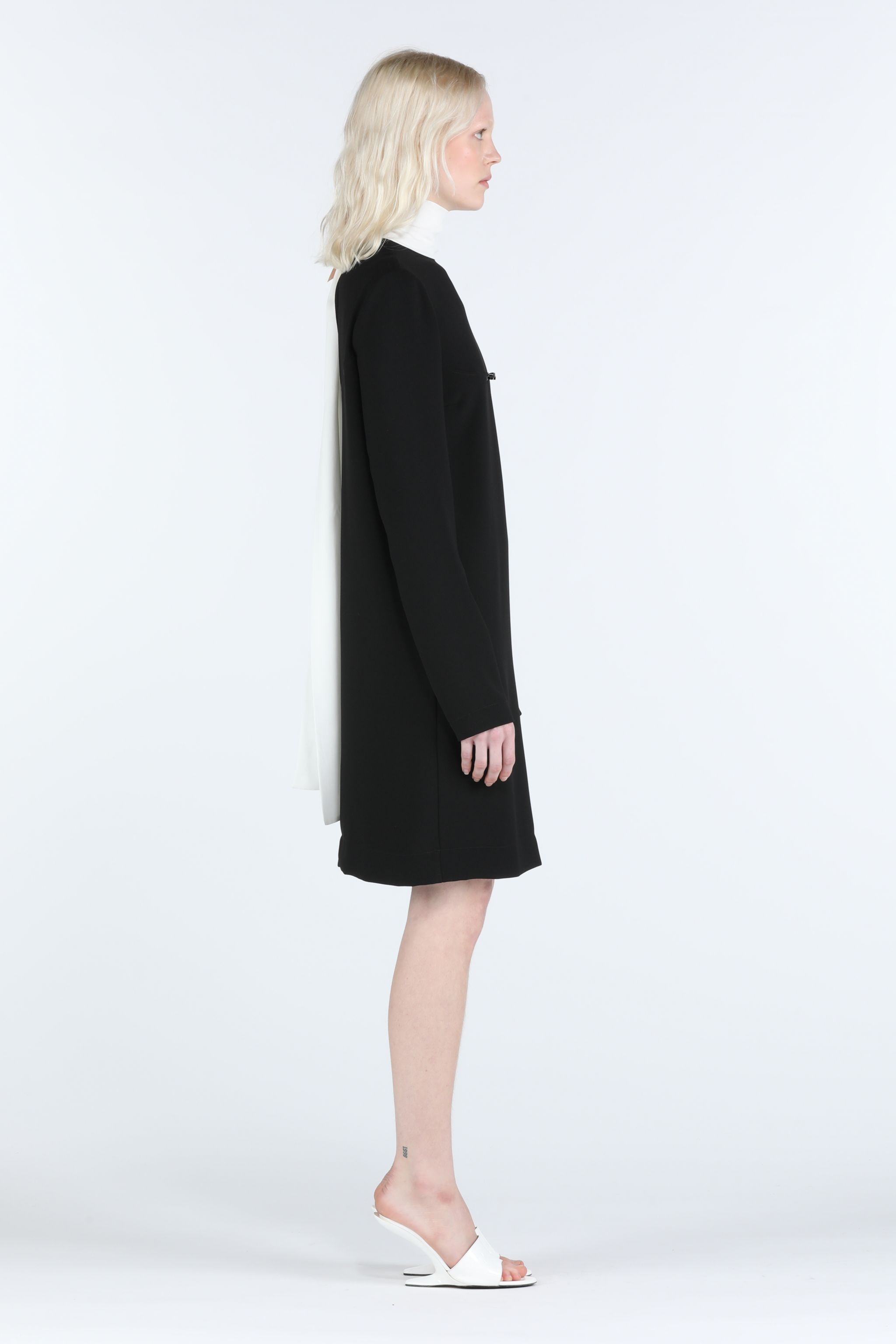 BOW-EMBELLISHED DRESS - 3