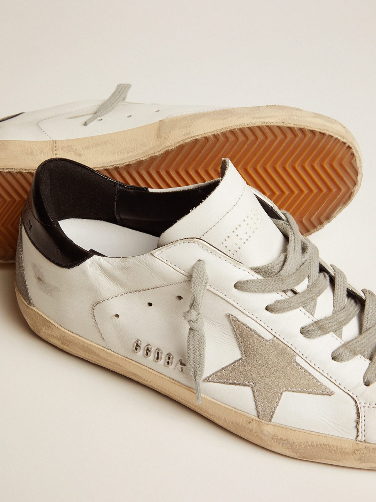 Women’s Super-Star sneakers with black heel tab and metal stud lettering - 4