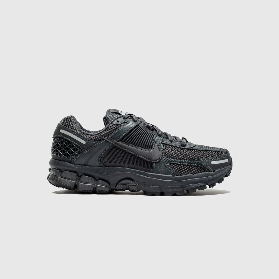 WMNS ZOOM VOMERO 5 "TRIPLE BLACK" - 1