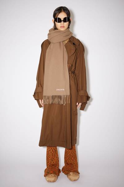 Acne Studios Fringe wool scarf - oversized - Caramel brown outlook