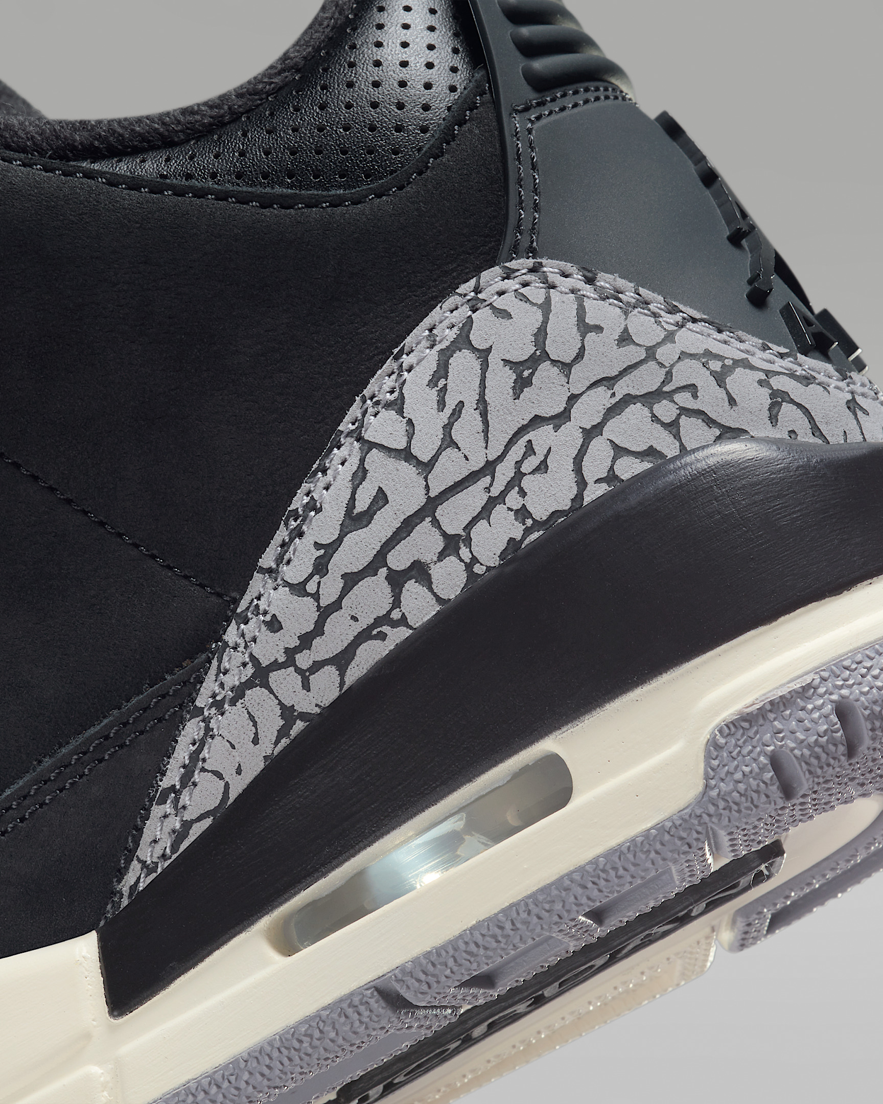 Air Jordan 3 Retro Women's Shoes - 8