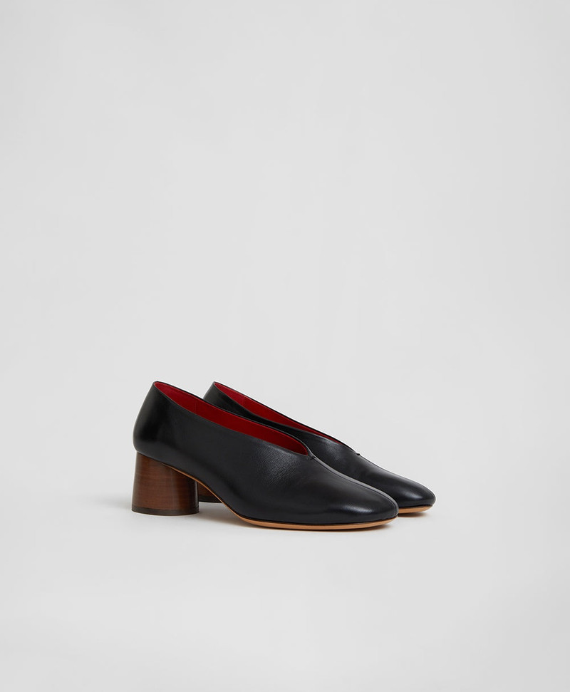 Mansur Gavriel GLOVE PUMP outlook
