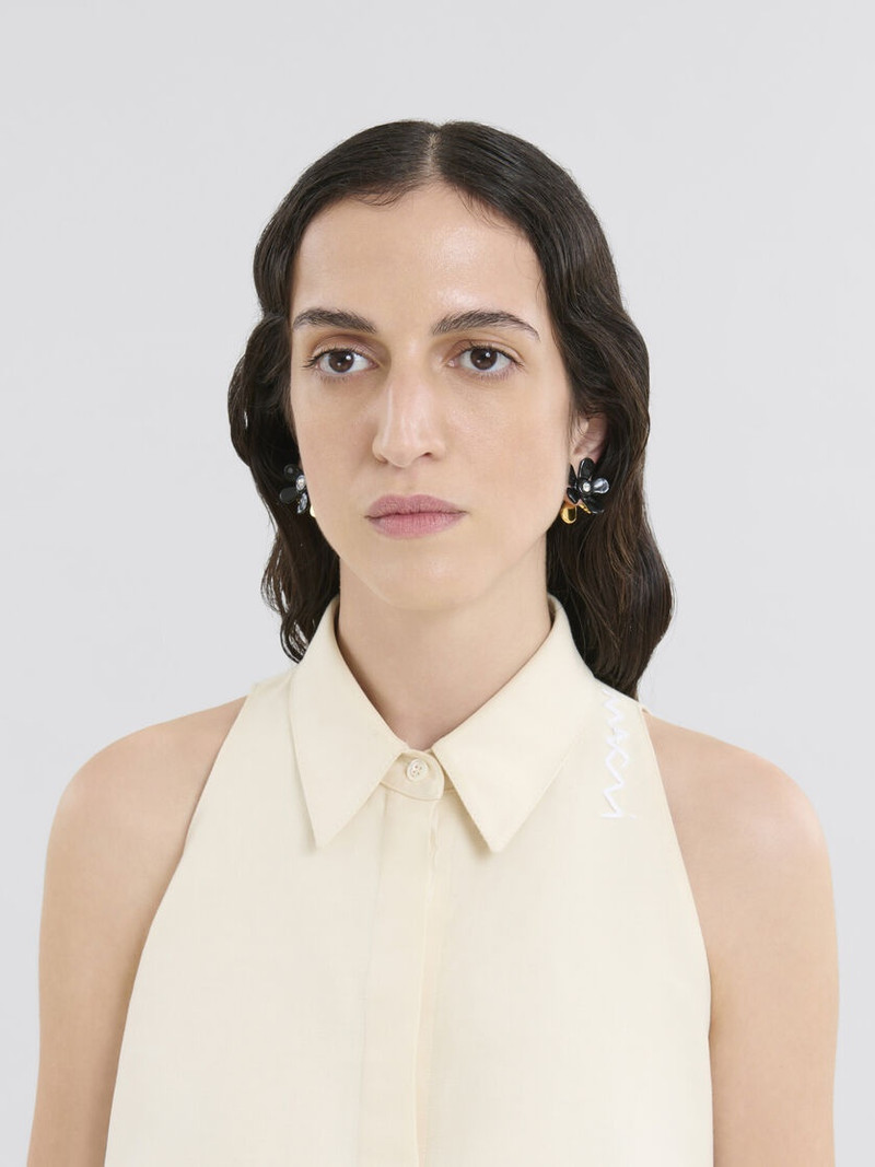Marni BLACK ENAMELED METAL FLOWER POP EARRINGS outlook