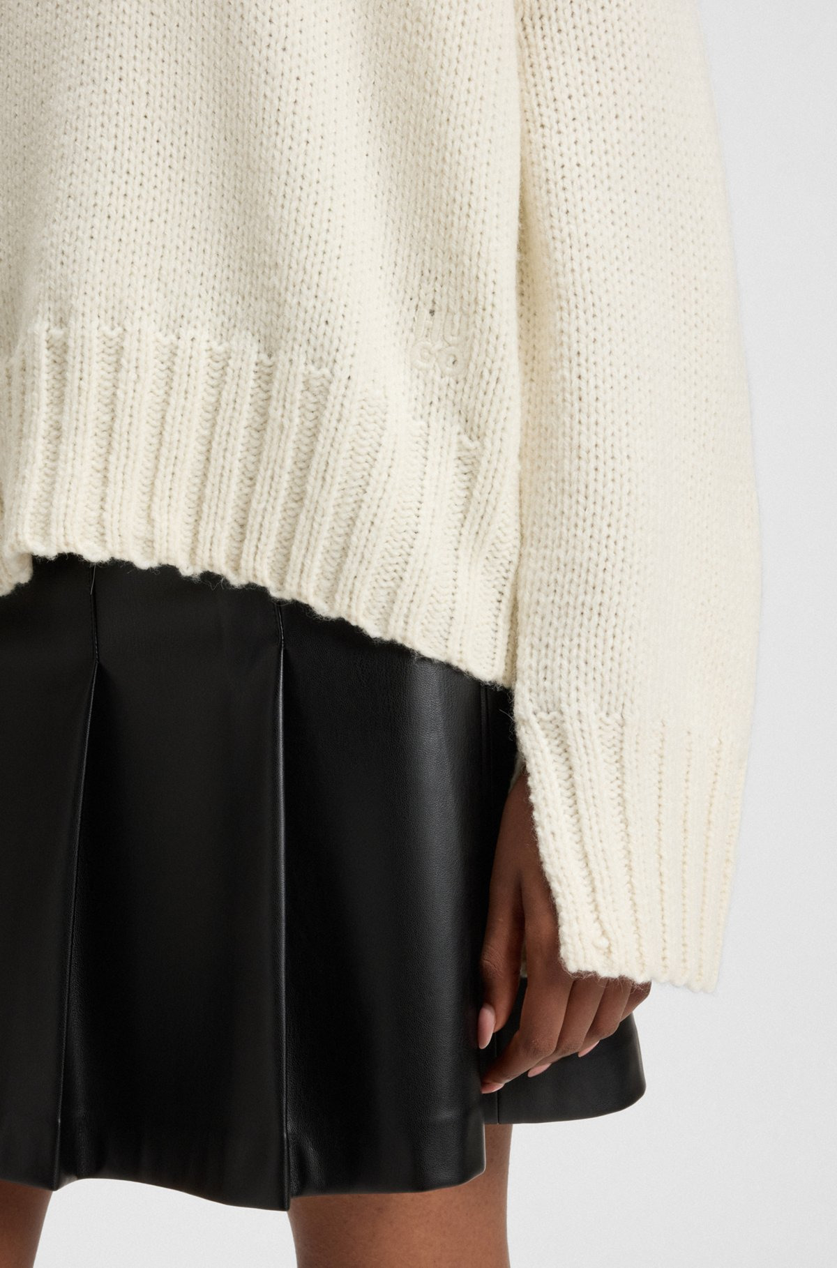 OVERSIZE-FIT KNITTED SWEATER WITH EMBROIDERED LOGO - 5