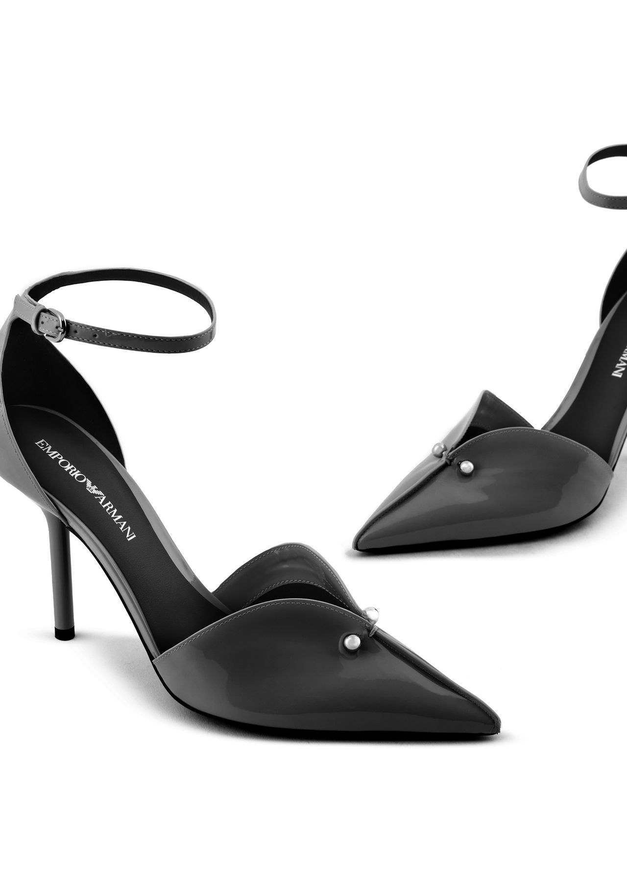 Patent-leather pointed court shoes with strap and piercing - 5