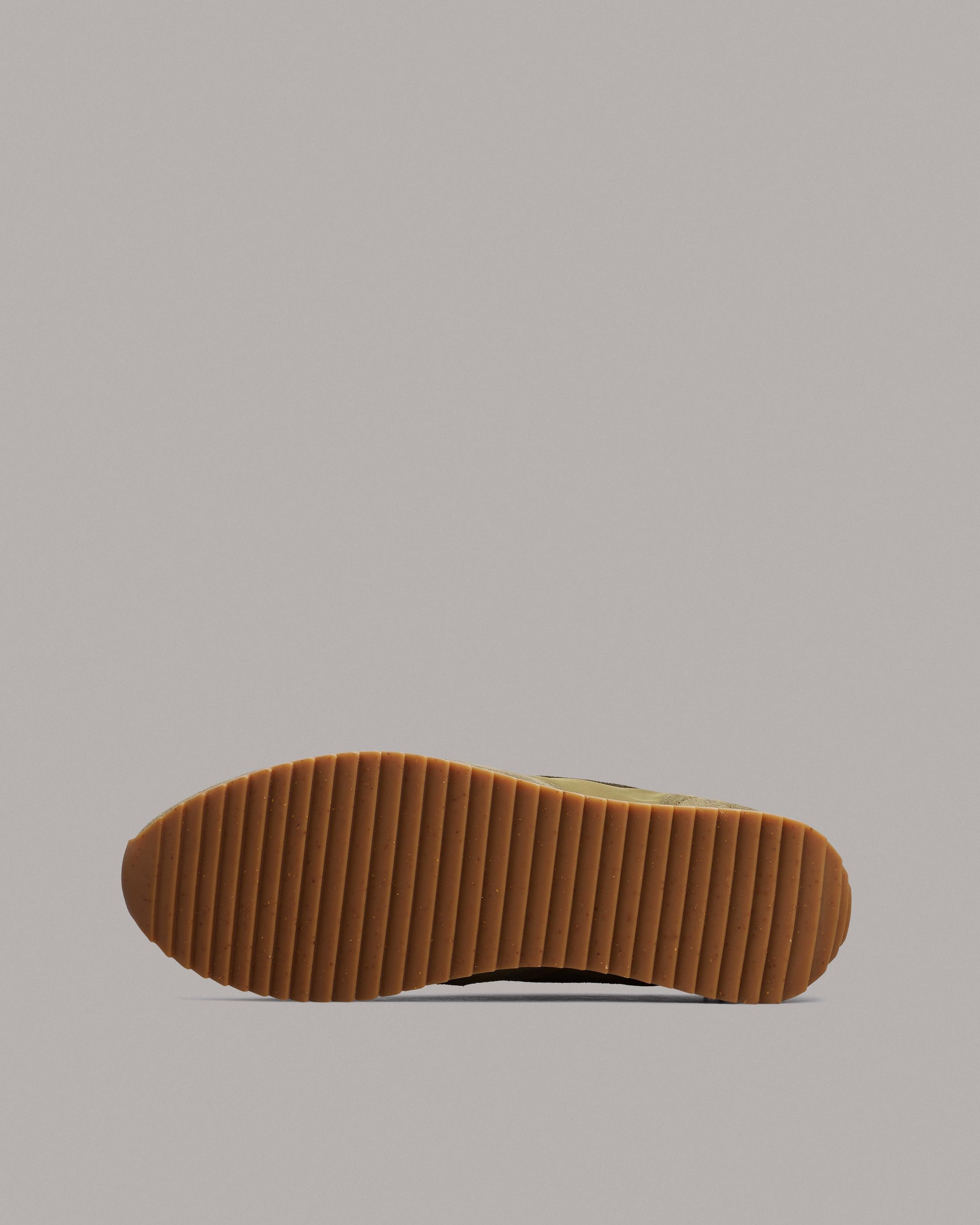 Retro Runner Bomber - Nylon
Low Top Sneaker - 4