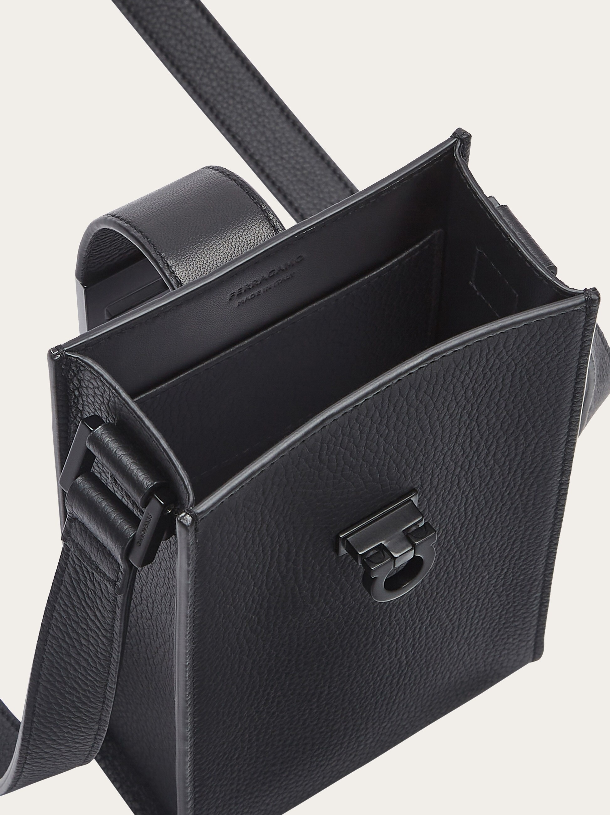 Crossbody pouch - 5