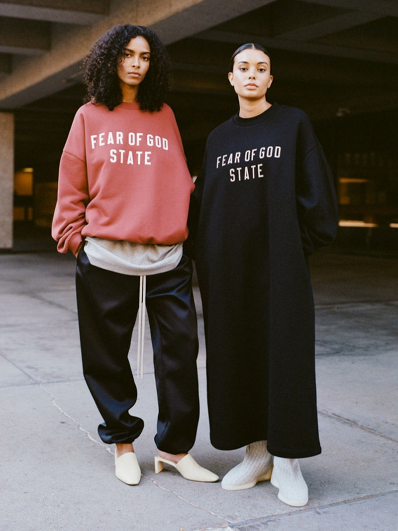 ESSENTIALS Heavy Fleece Crewneck outlook
