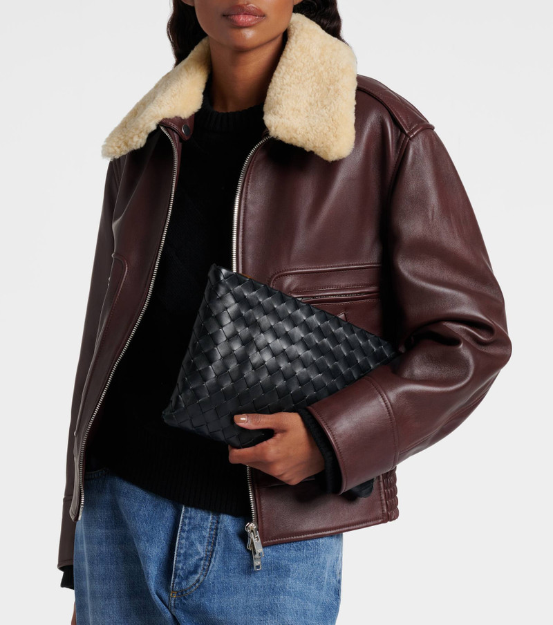 Bottega Veneta Intrecciato Medium leather pouch outlook
